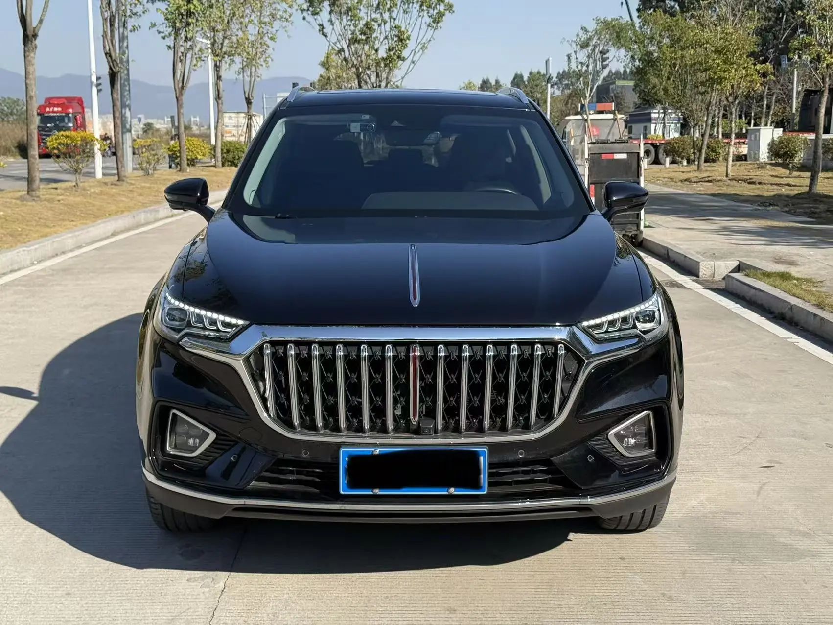 Hongqi HS5  из Китая