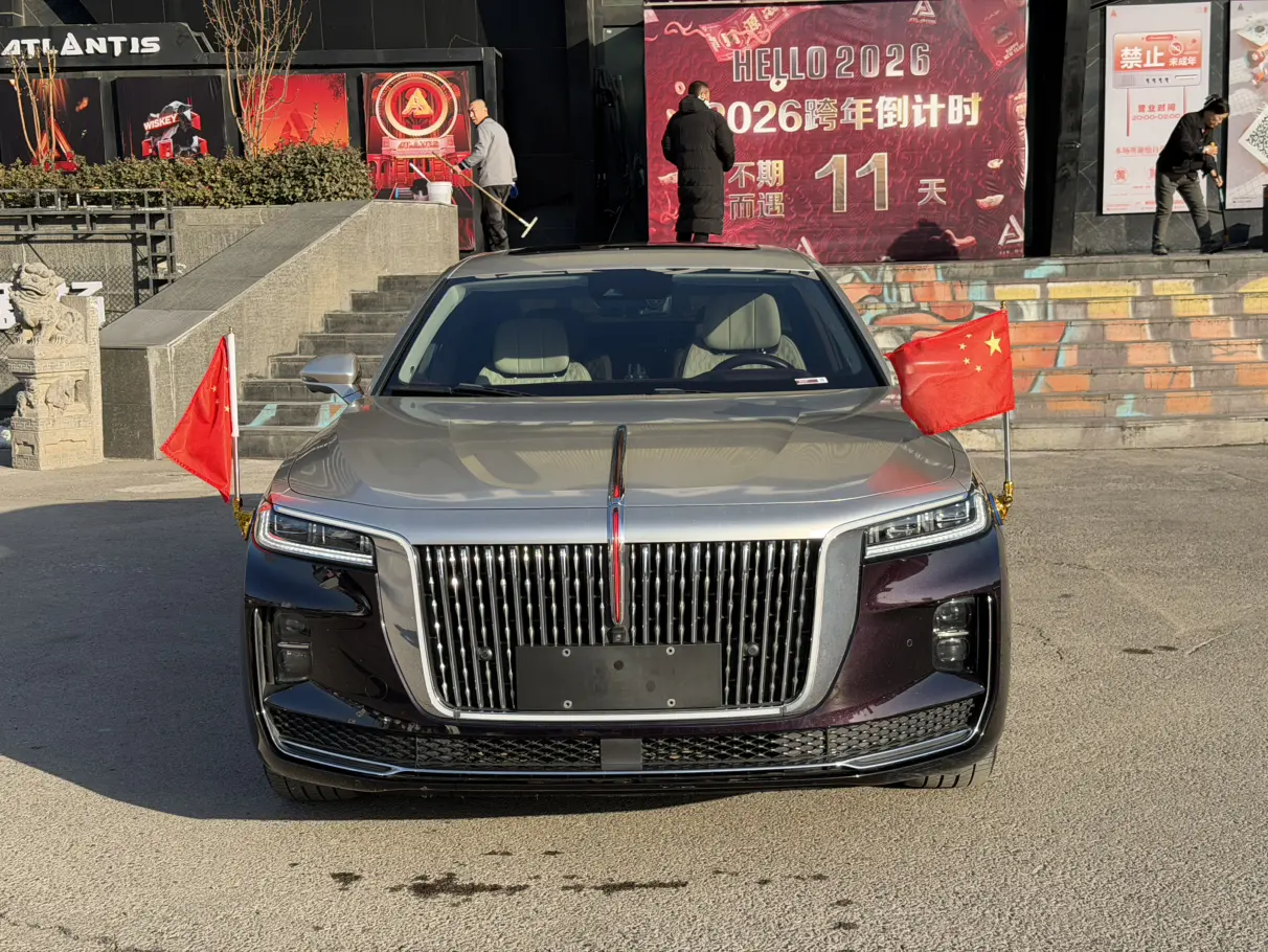 Hongqi H9  из Китая