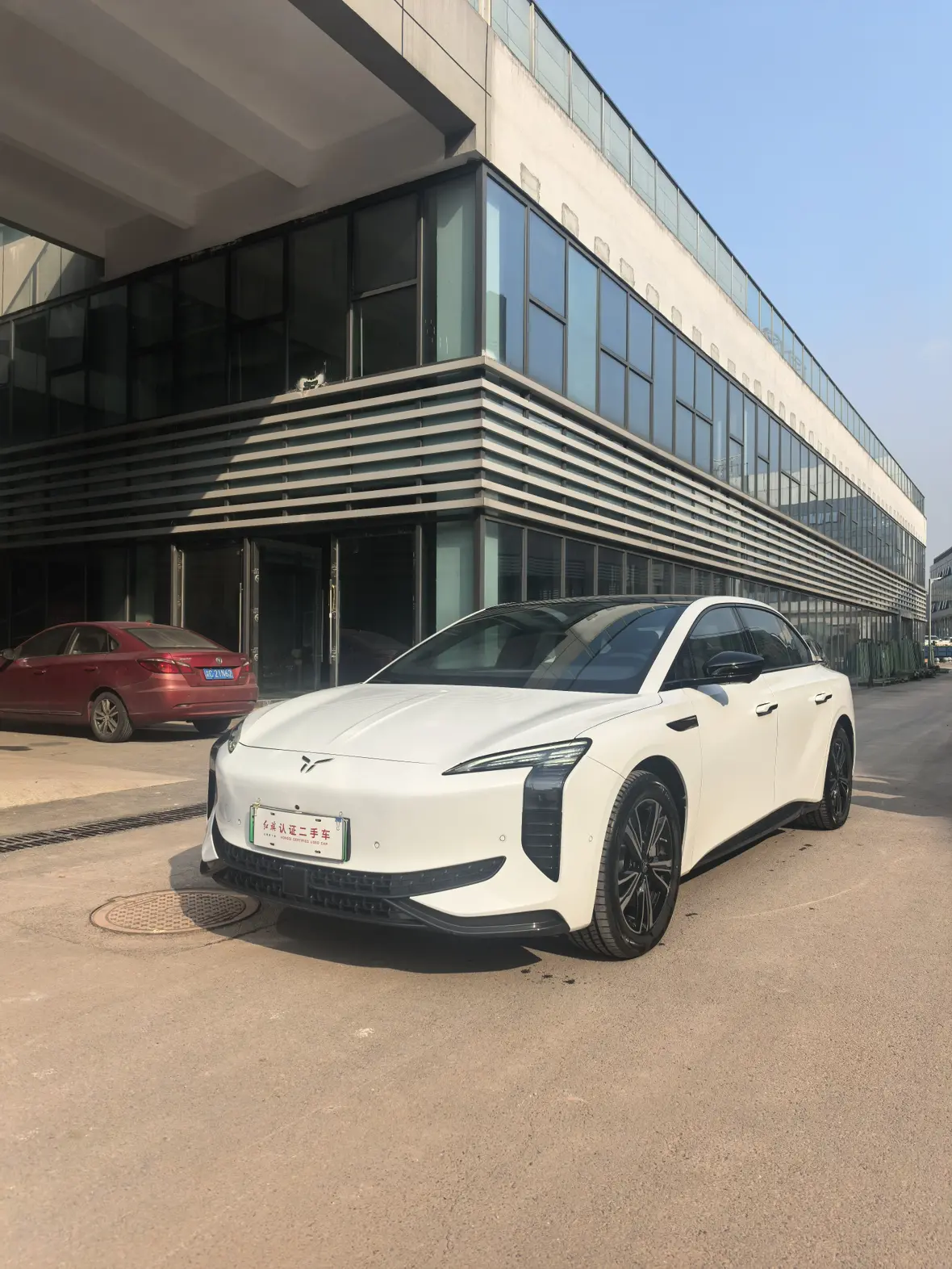 Hongqi EH7  из Китая