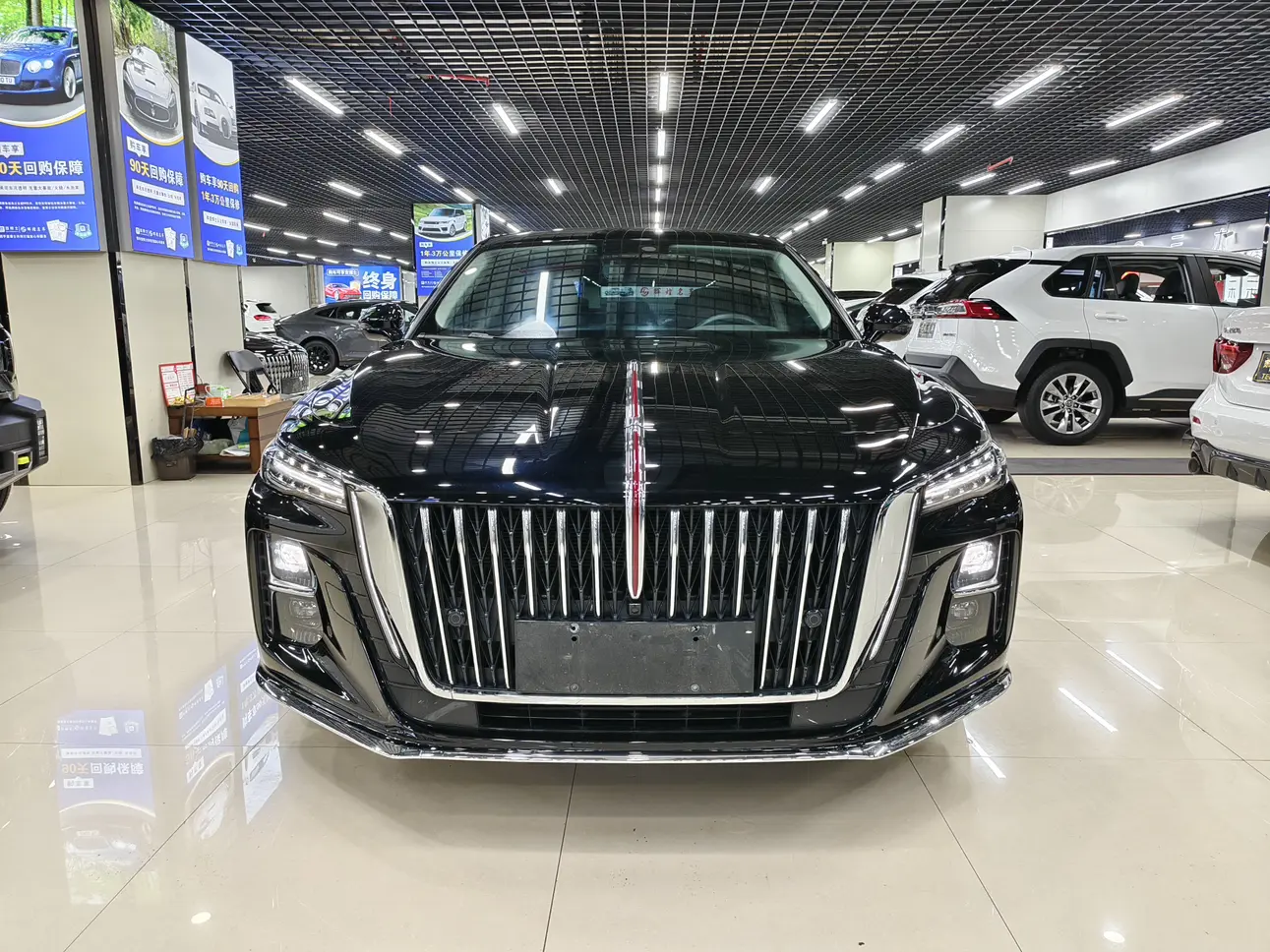 Hongqi H5  из Китая