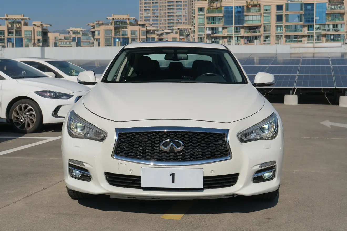 Infiniti Q50L  из Китая