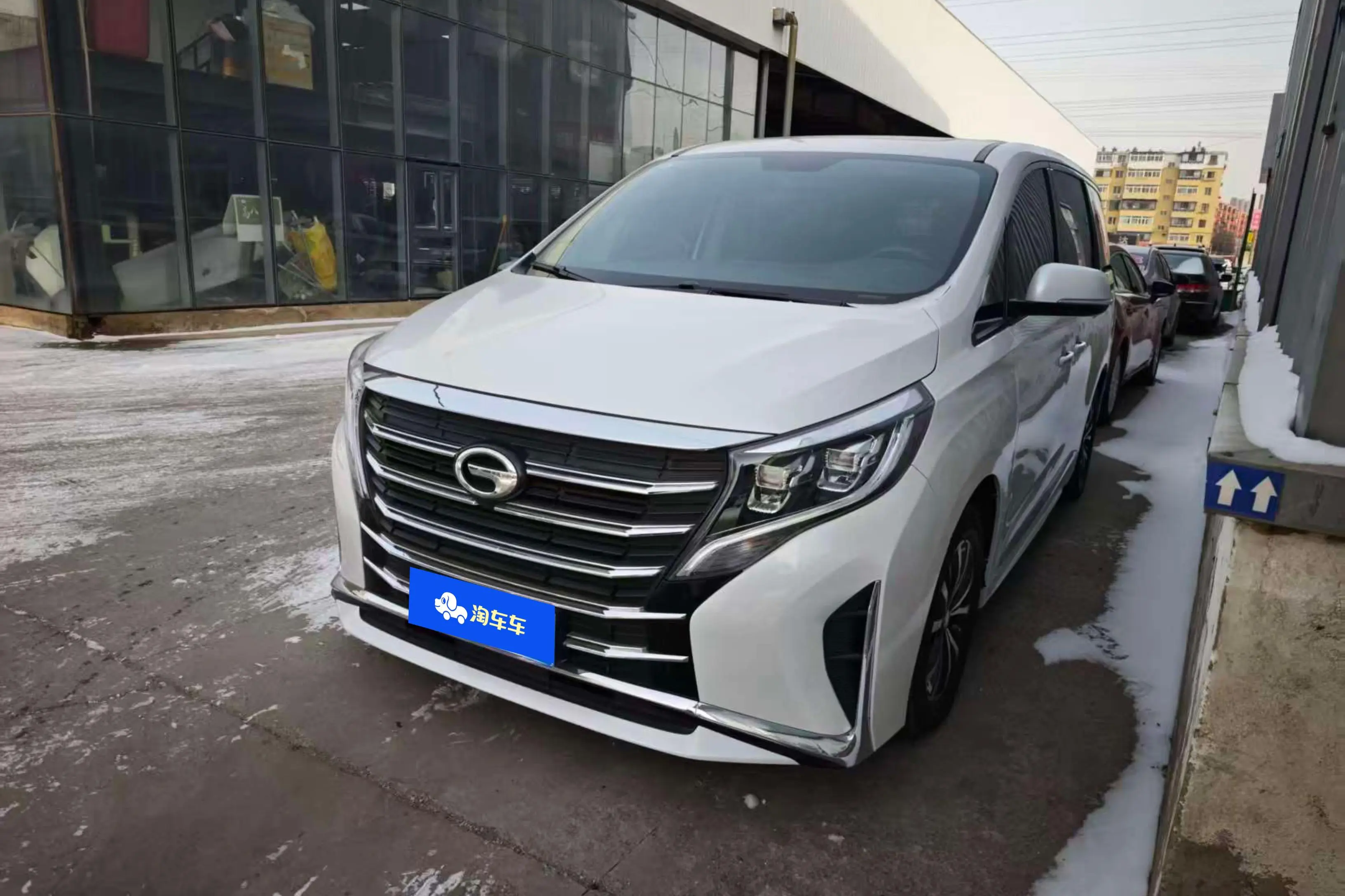 GAC Trumpchi M8  из Китая