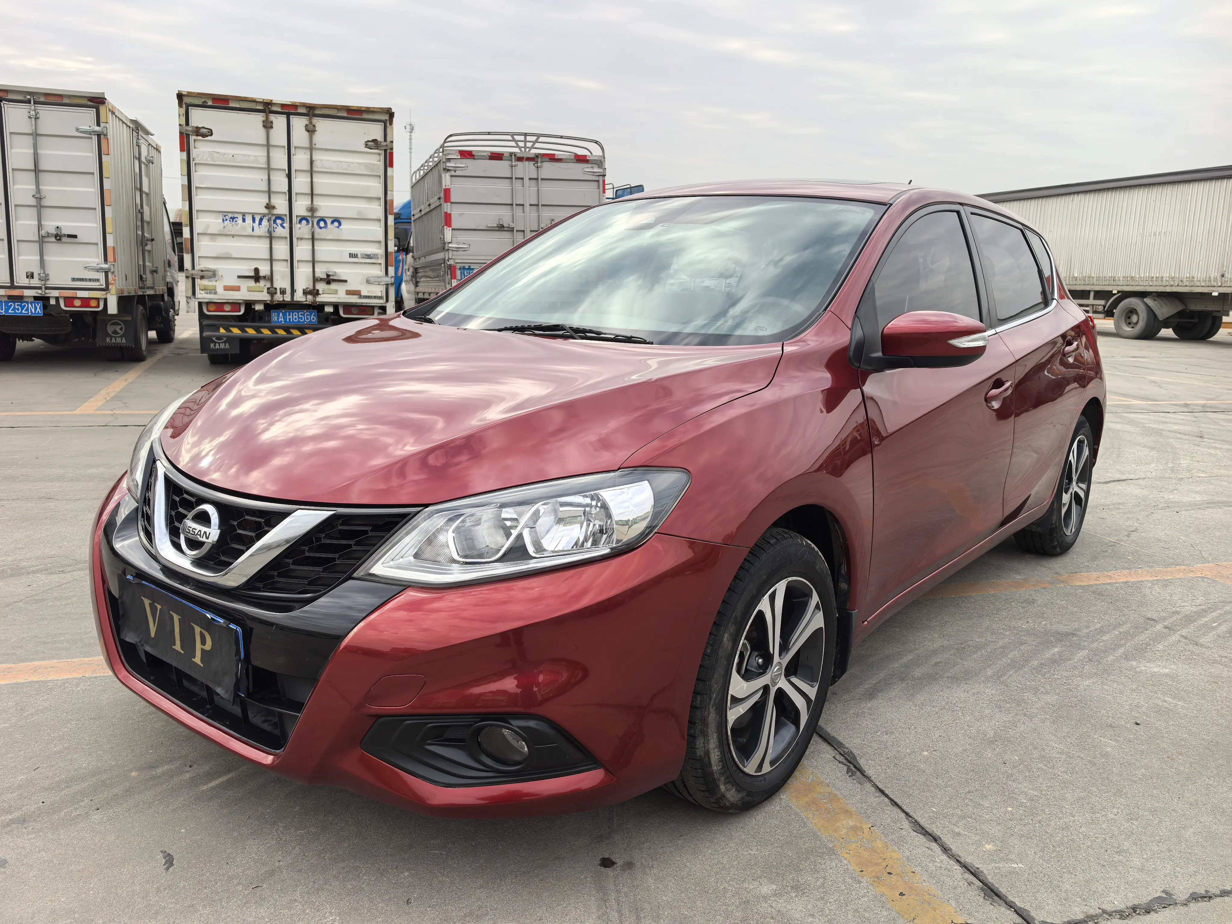 Nissan Tiida  из Китая