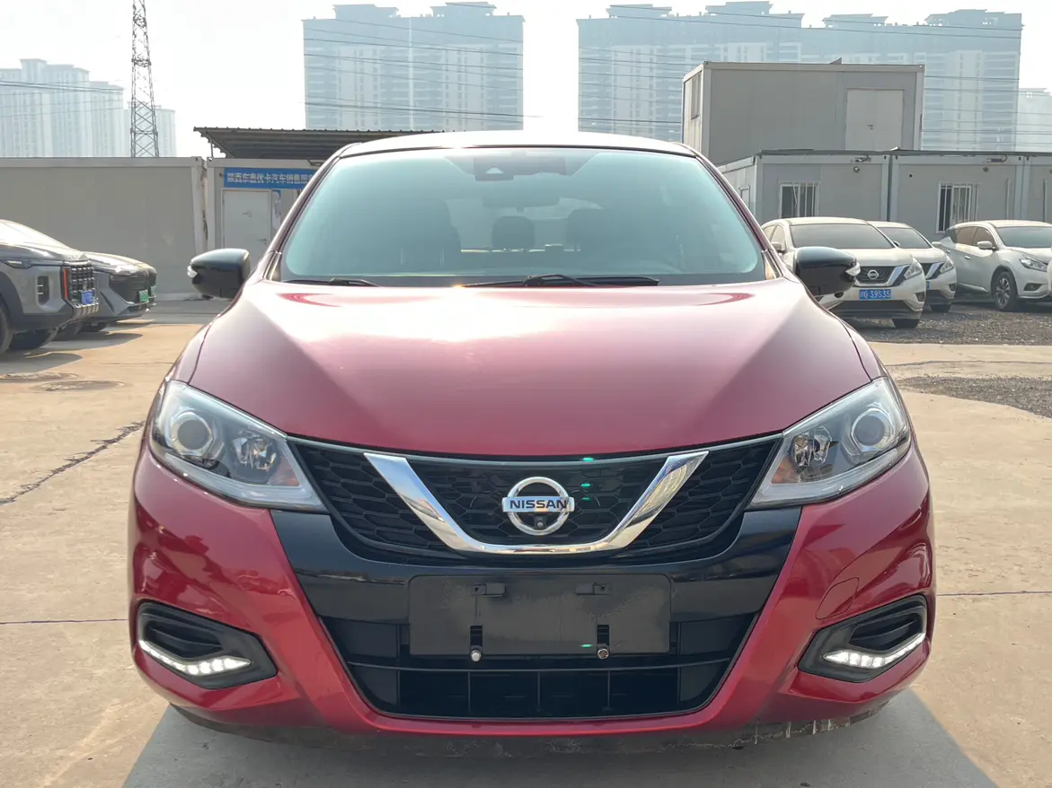 Nissan Tiida  из Китая