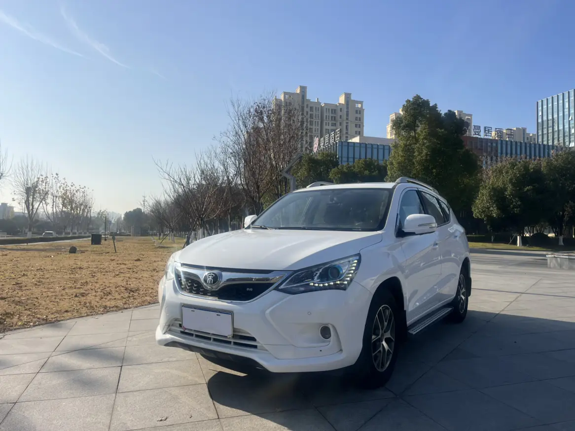 BYD Song  из Китая