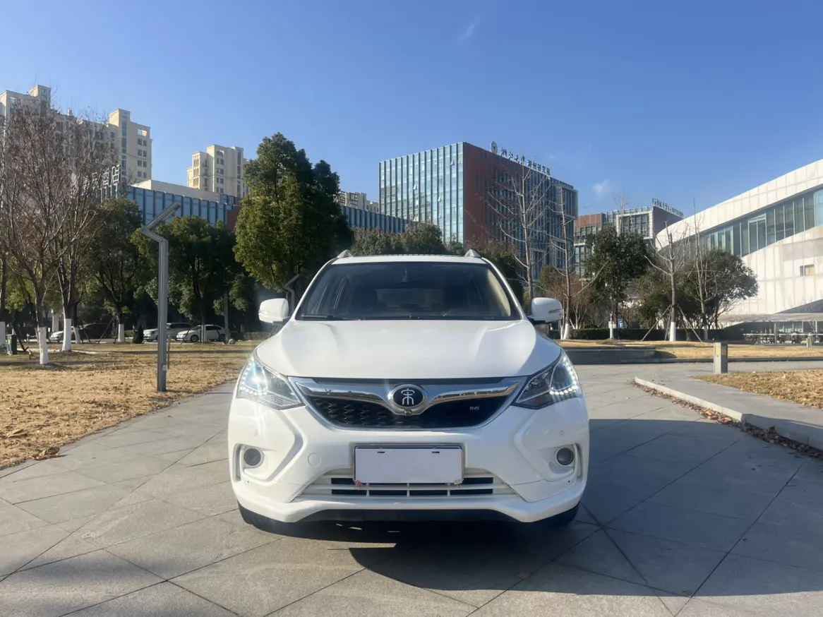 BYD Song  из Китая