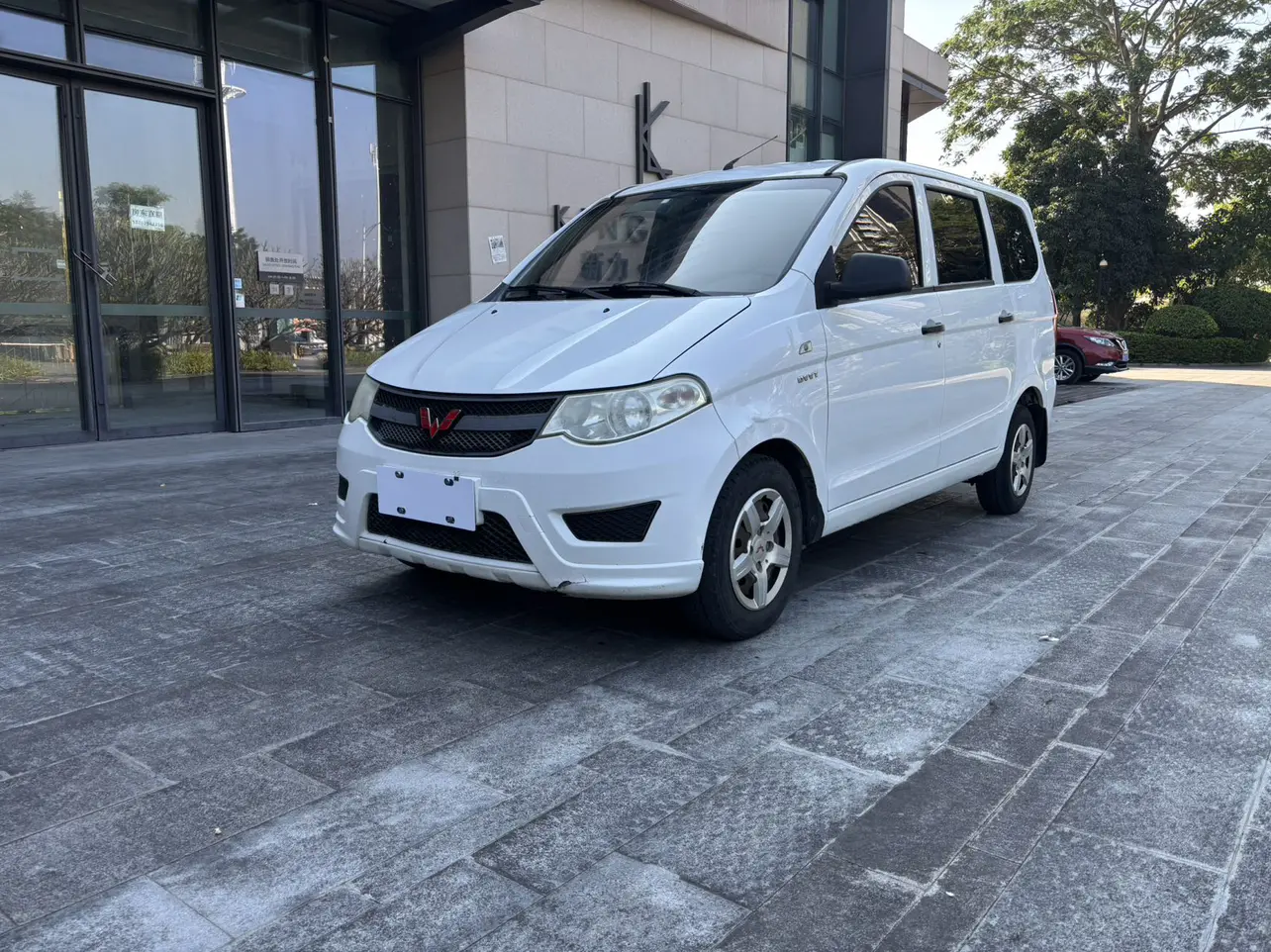 Wuling Hongguang  из Китая