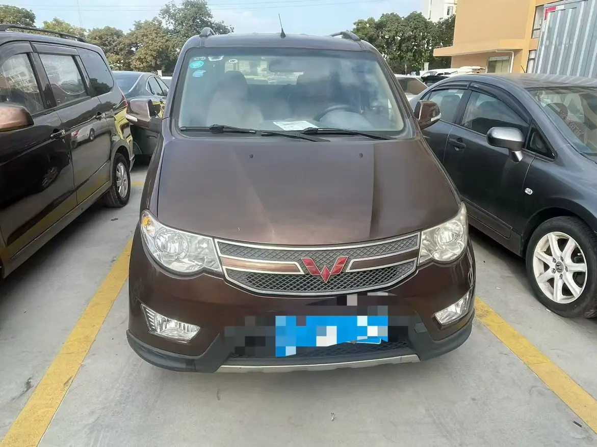 Wuling Hongguang  из Китая