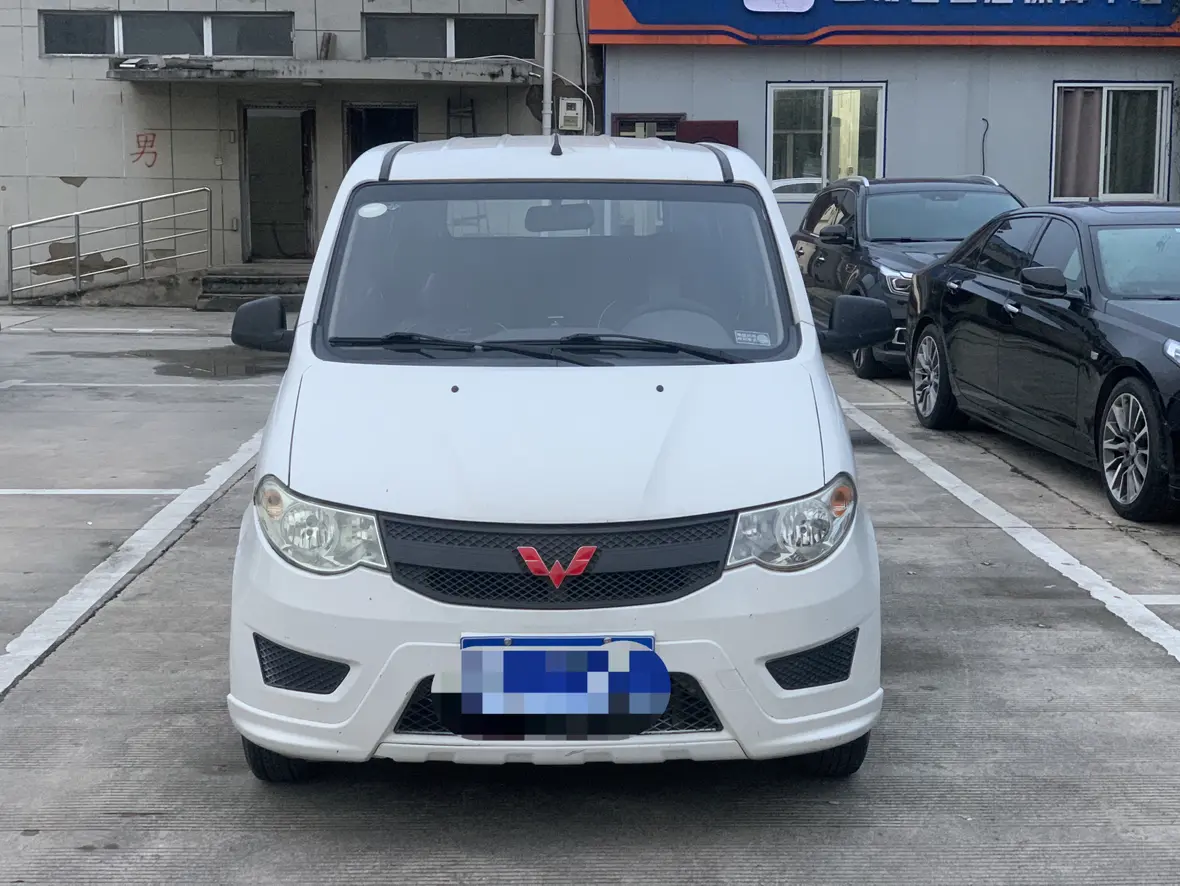 Wuling Hongguang  из Китая
