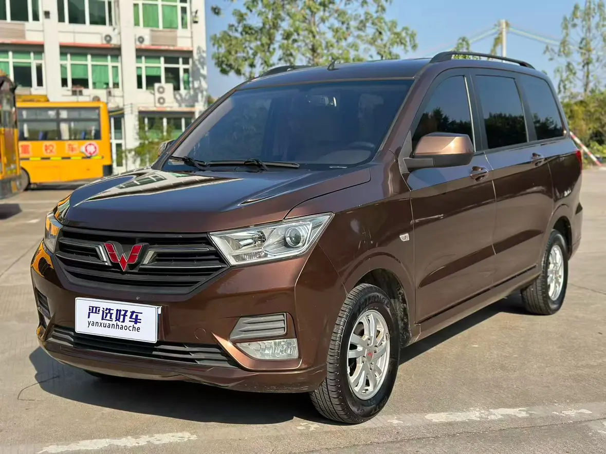 Wuling Hongguang  из Китая