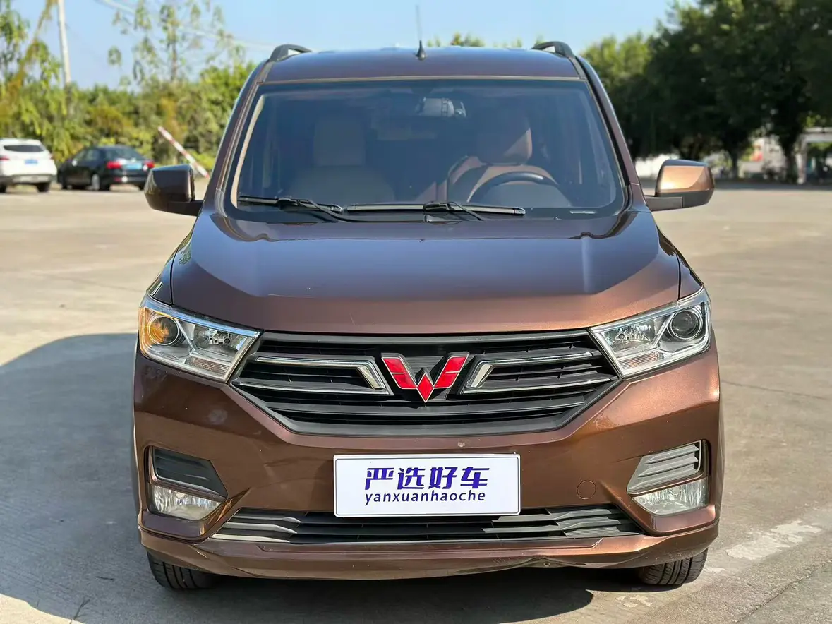 Wuling Hongguang  из Китая