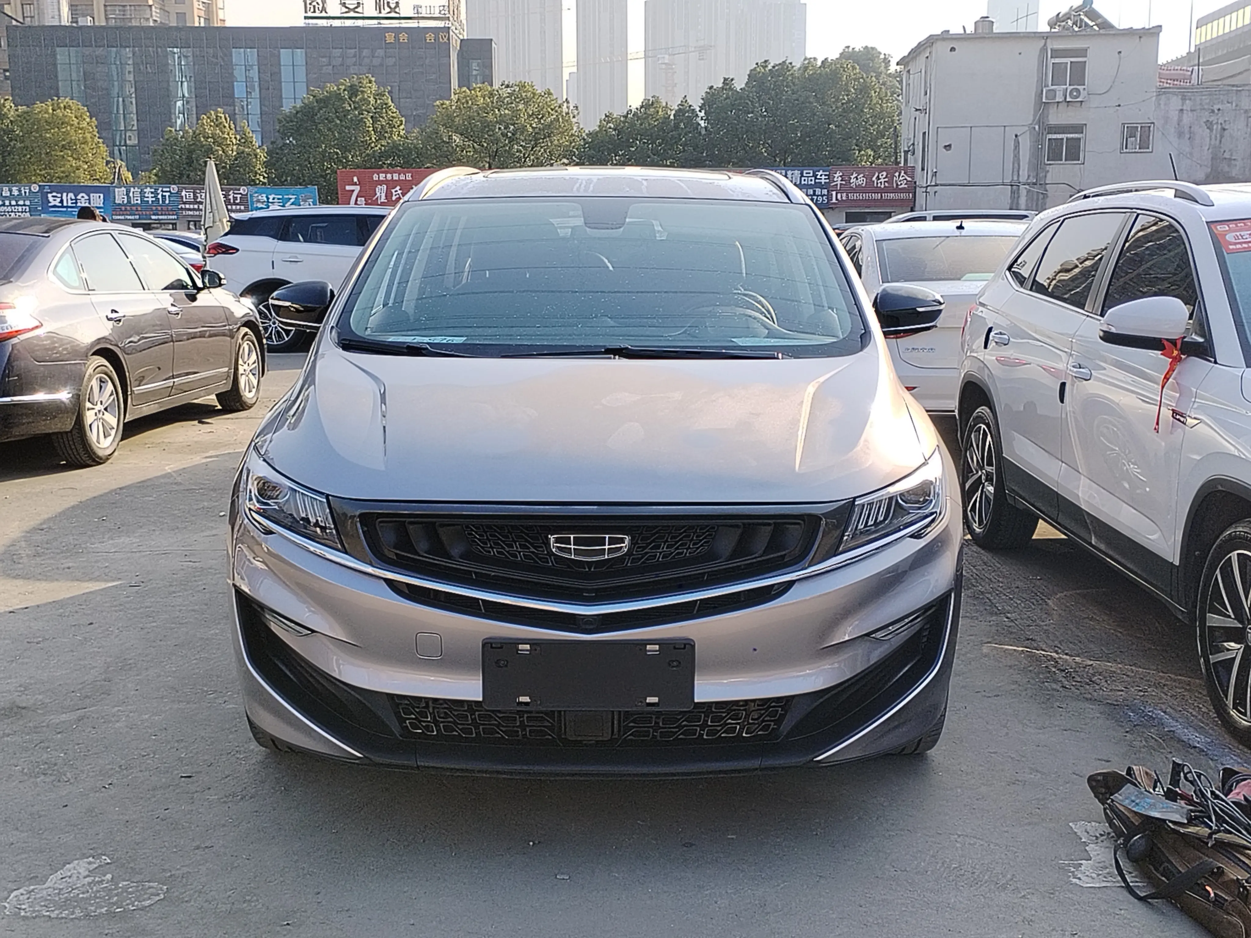 Geely Jiaji  из Китая