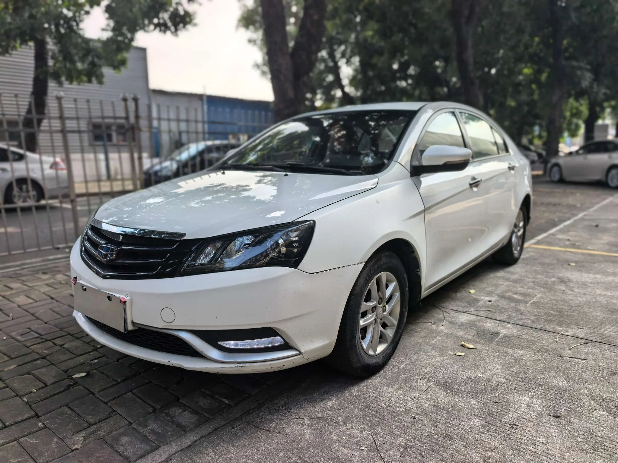 Geely Emgrand  из Китая