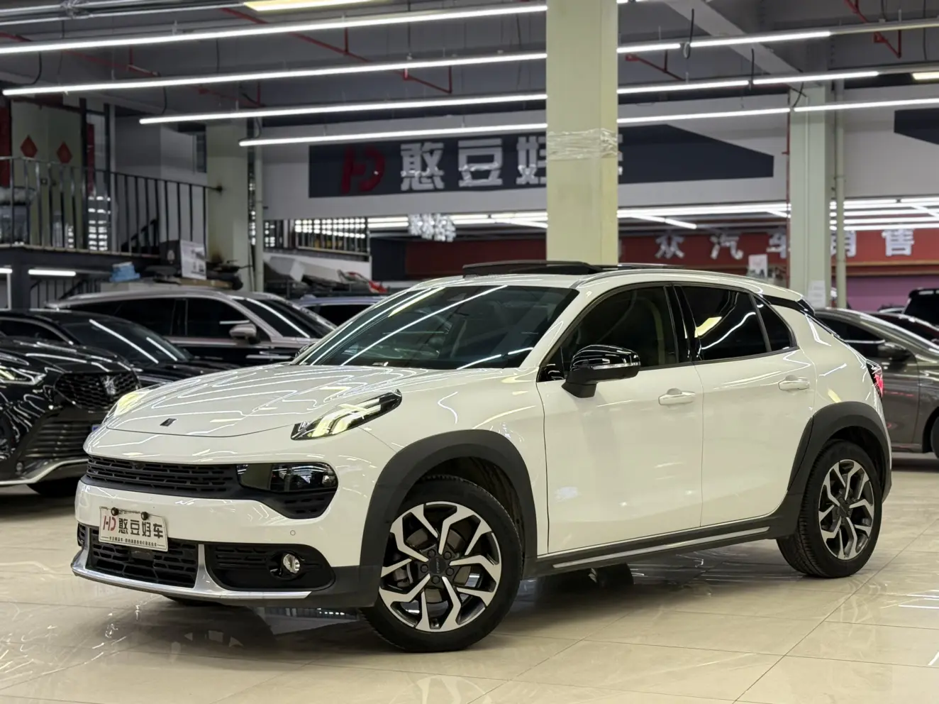 Lynk & Co 02  из Китая