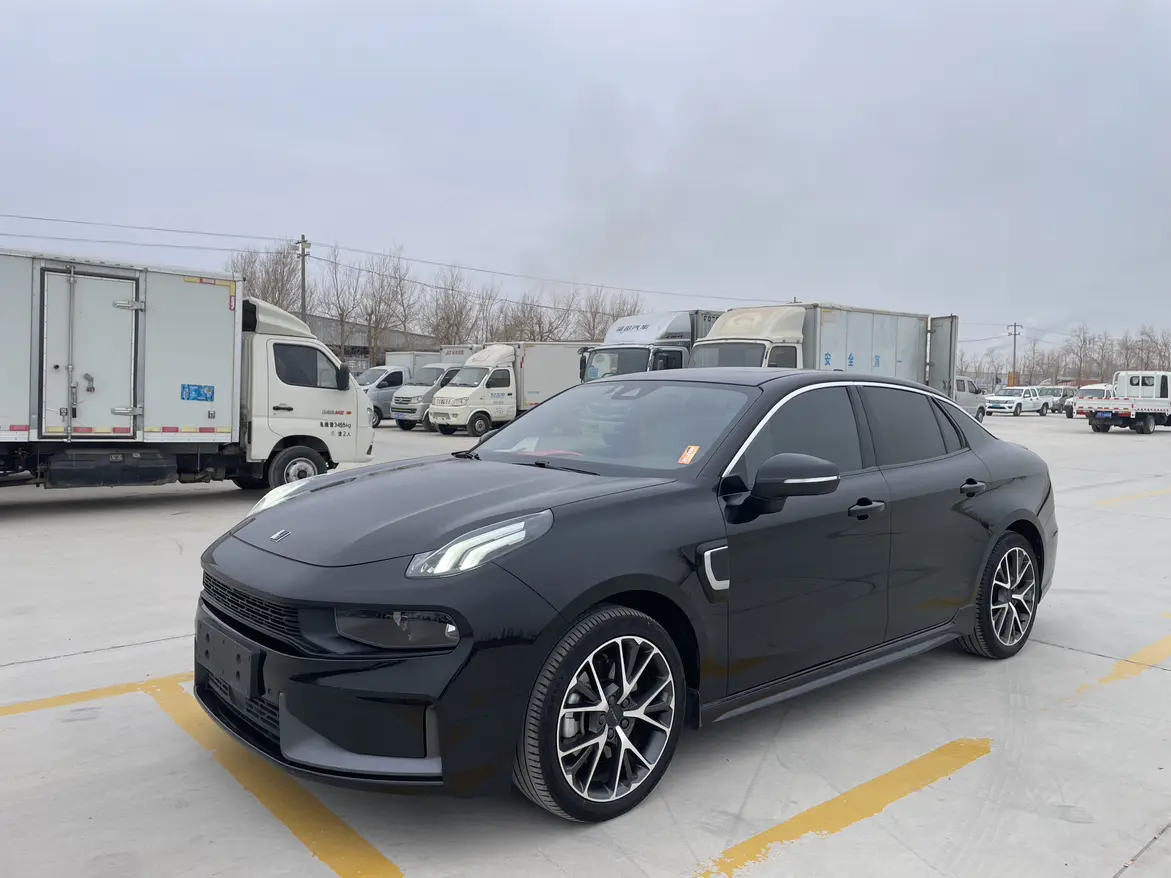 Lynk & Co 03 PHEV