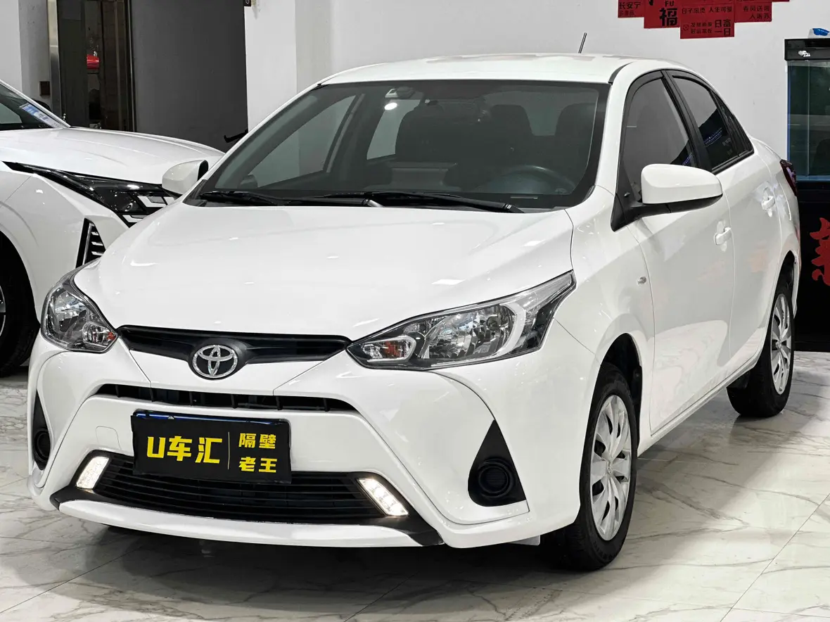 Toyota YARiS L Enjoy  из Китая