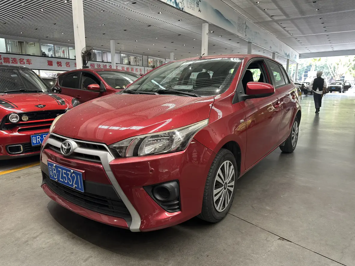 Toyota Yaris L  из Китая