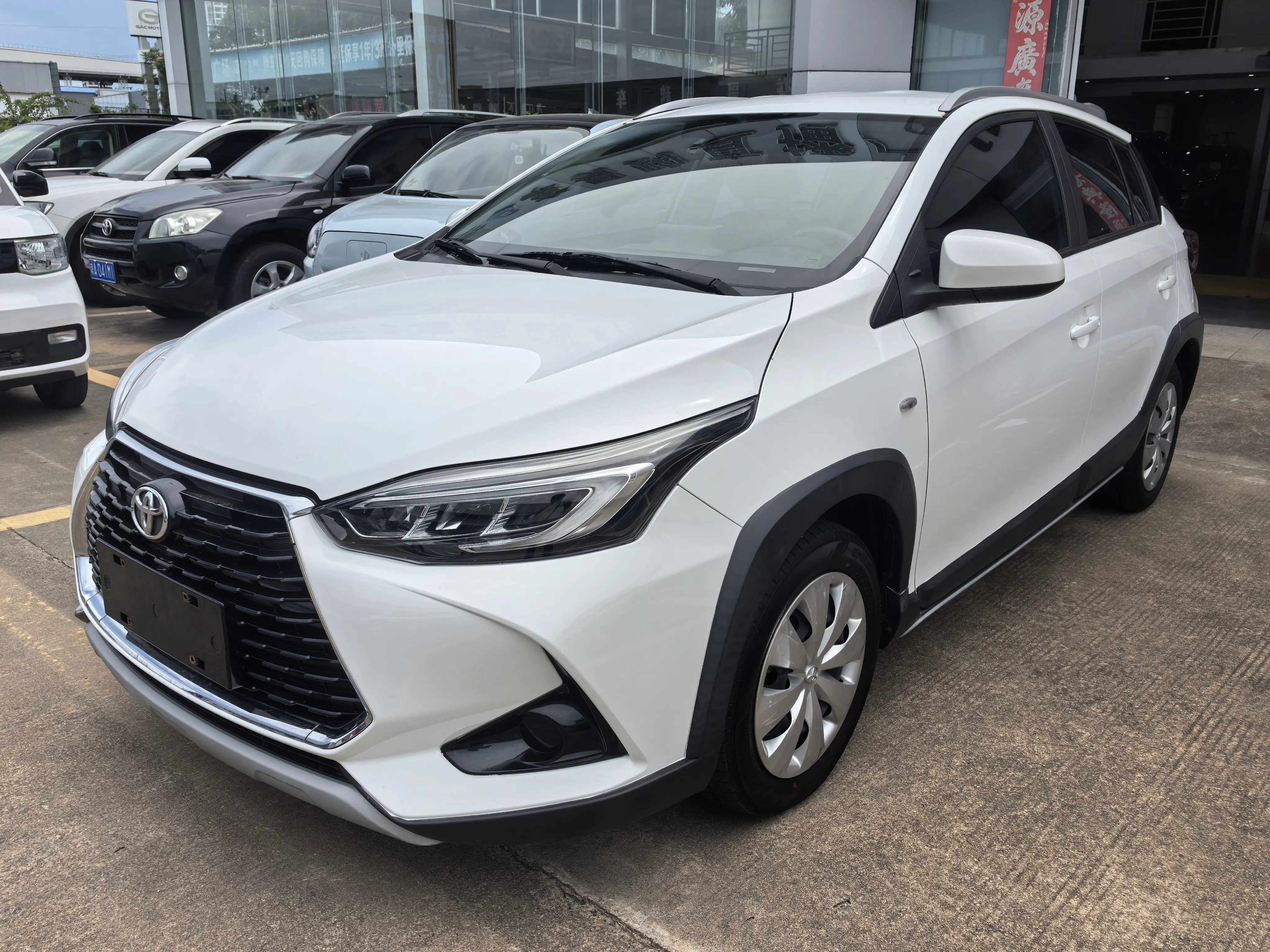 Toyota Yaris L  из Китая