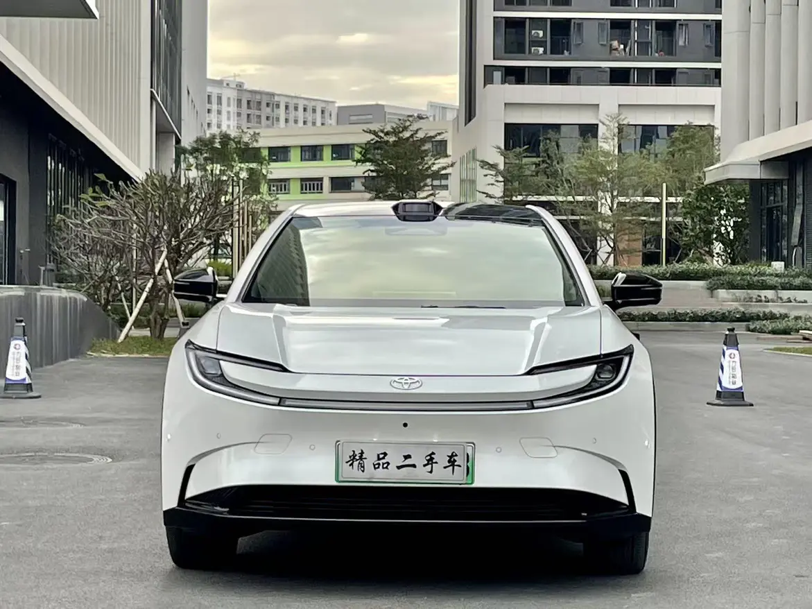 Toyota bZ5  из Китая