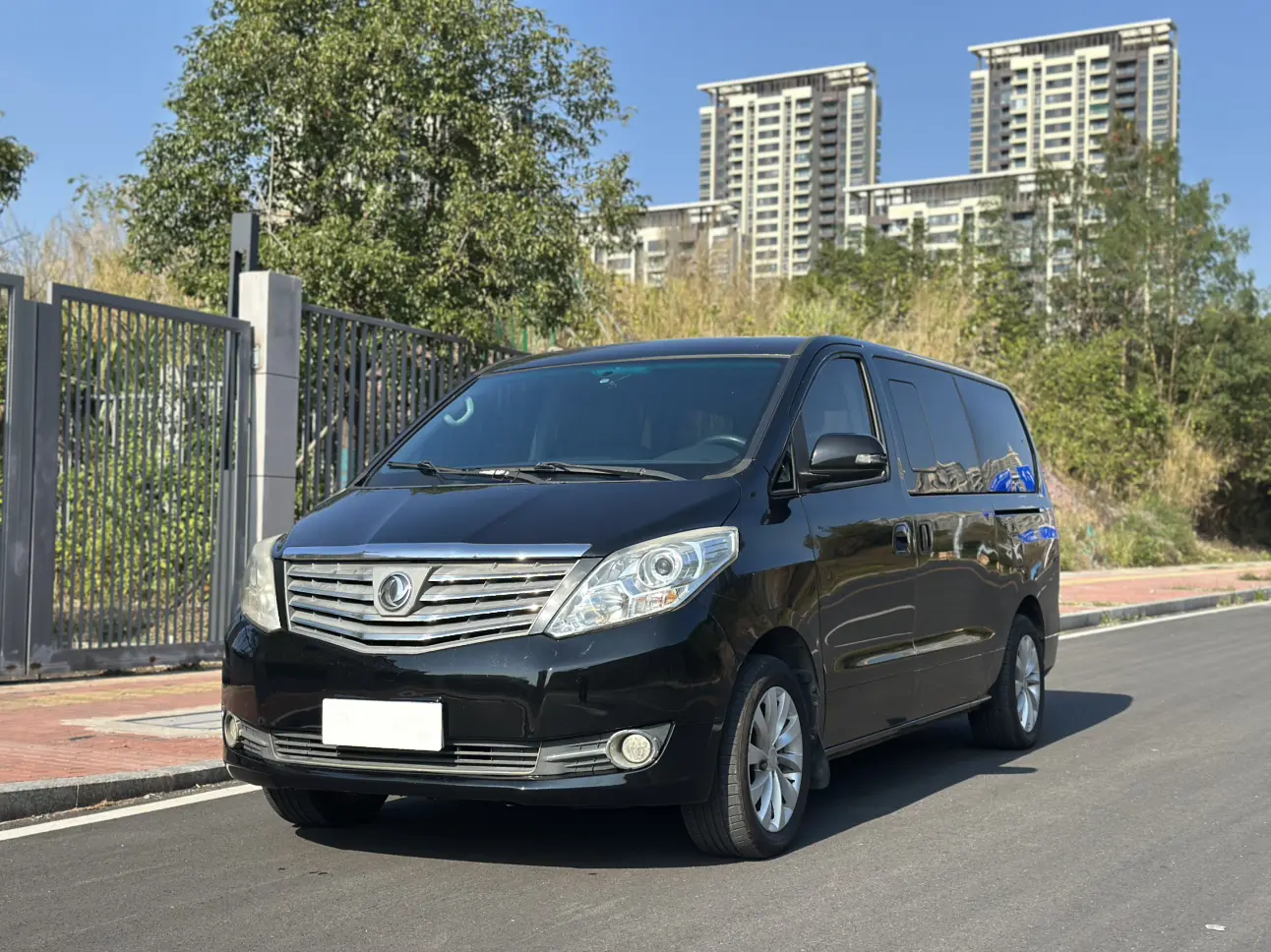 Forthing Fengxing CM7  из Китая