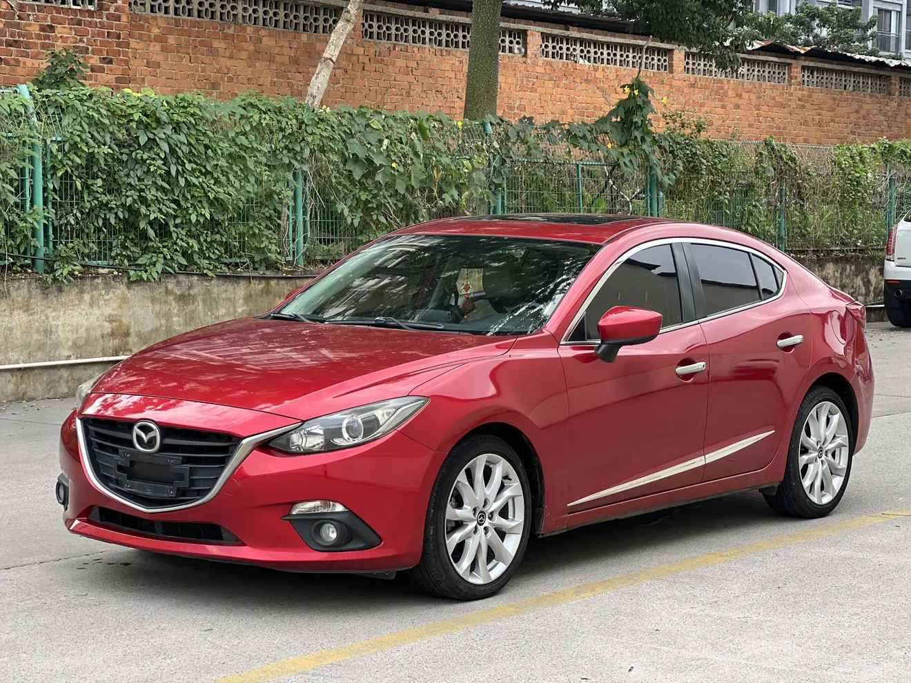 Mazda Axela (Mazda3)  из Китая