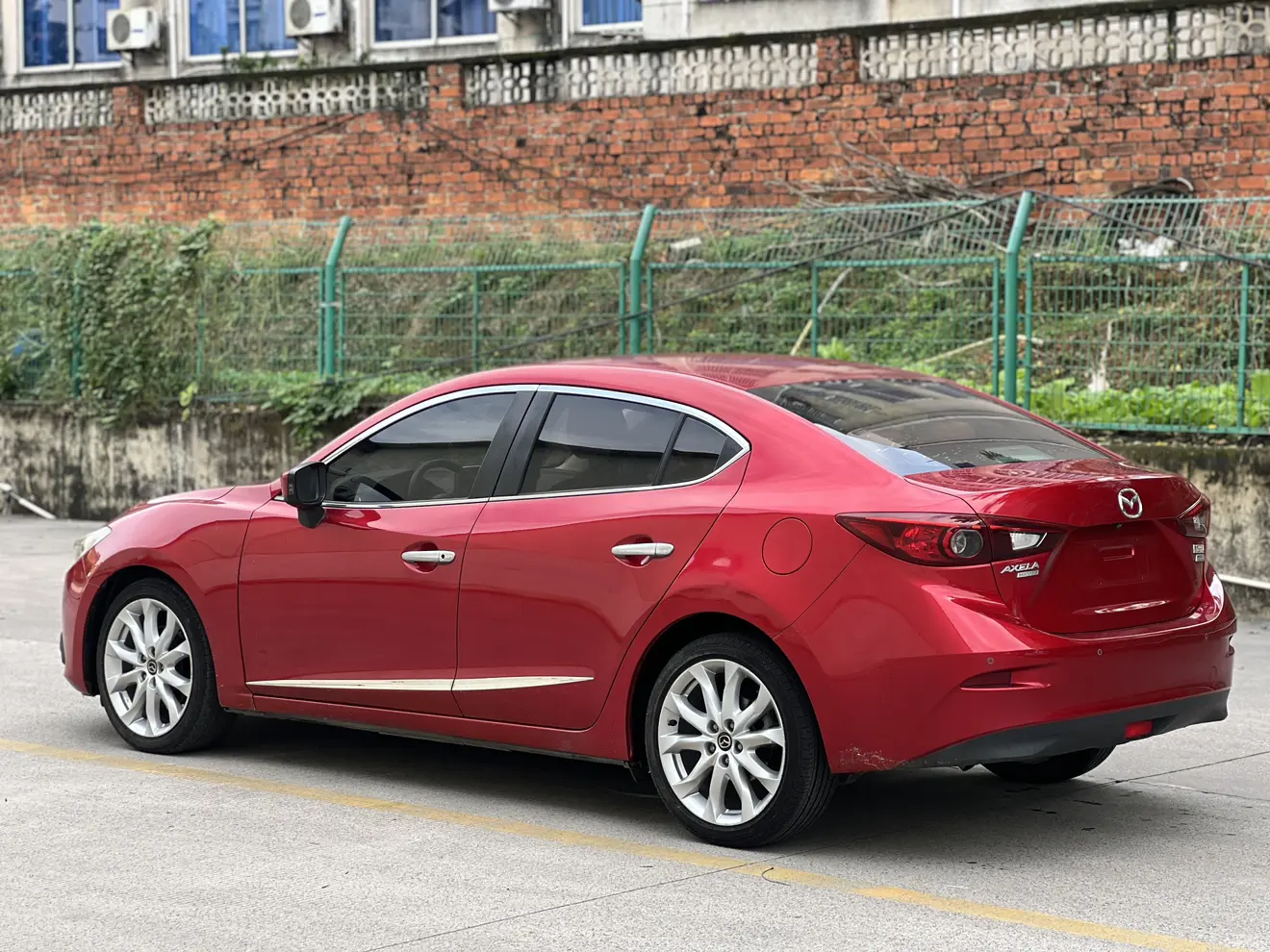 Mazda Axela (Mazda3)  из Китая