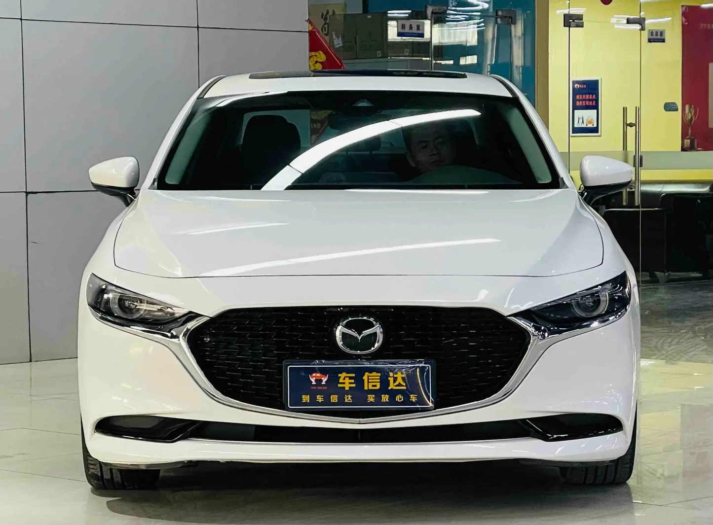 Mazda Axela (Mazda3)  из Китая
