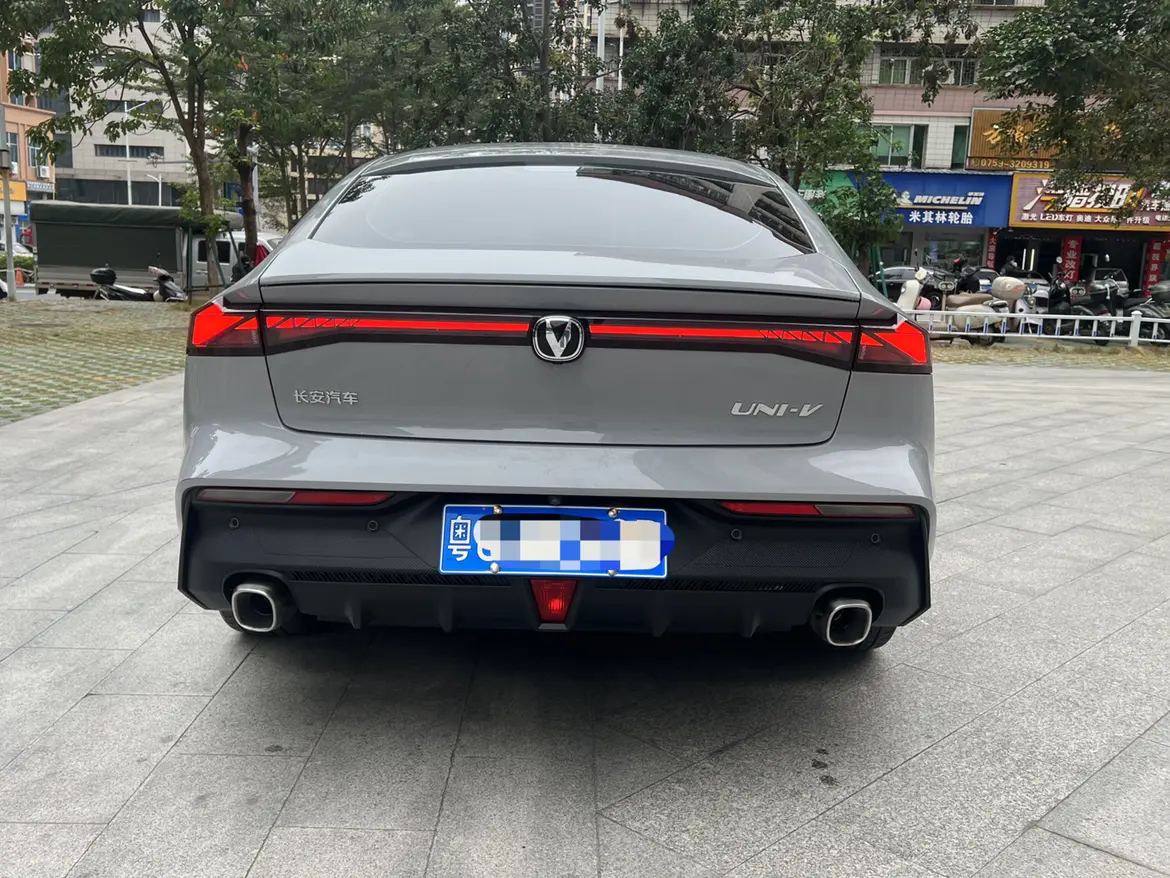 Changan UNI-V  из Китая
