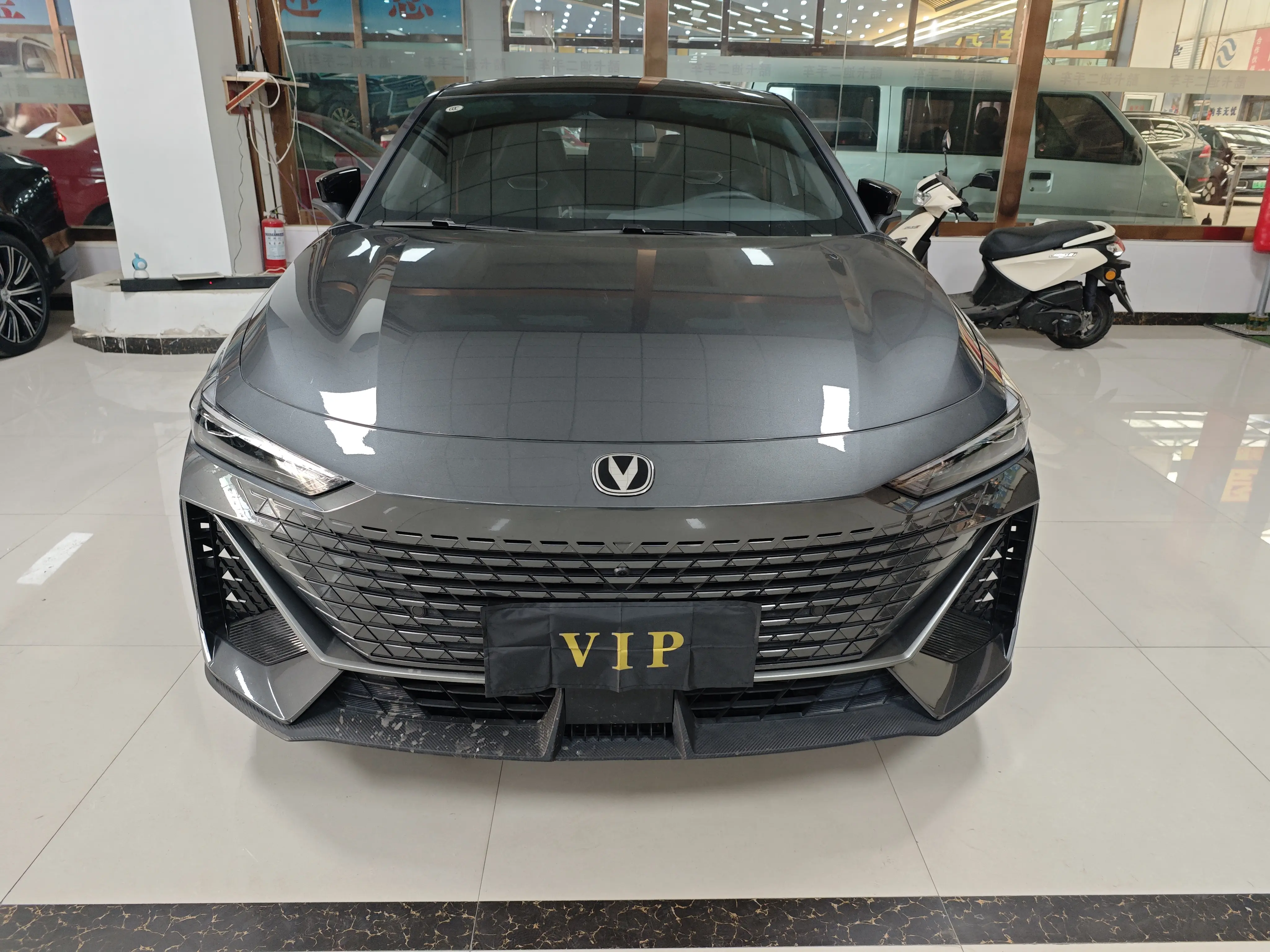 Changan UNI-V  из Китая