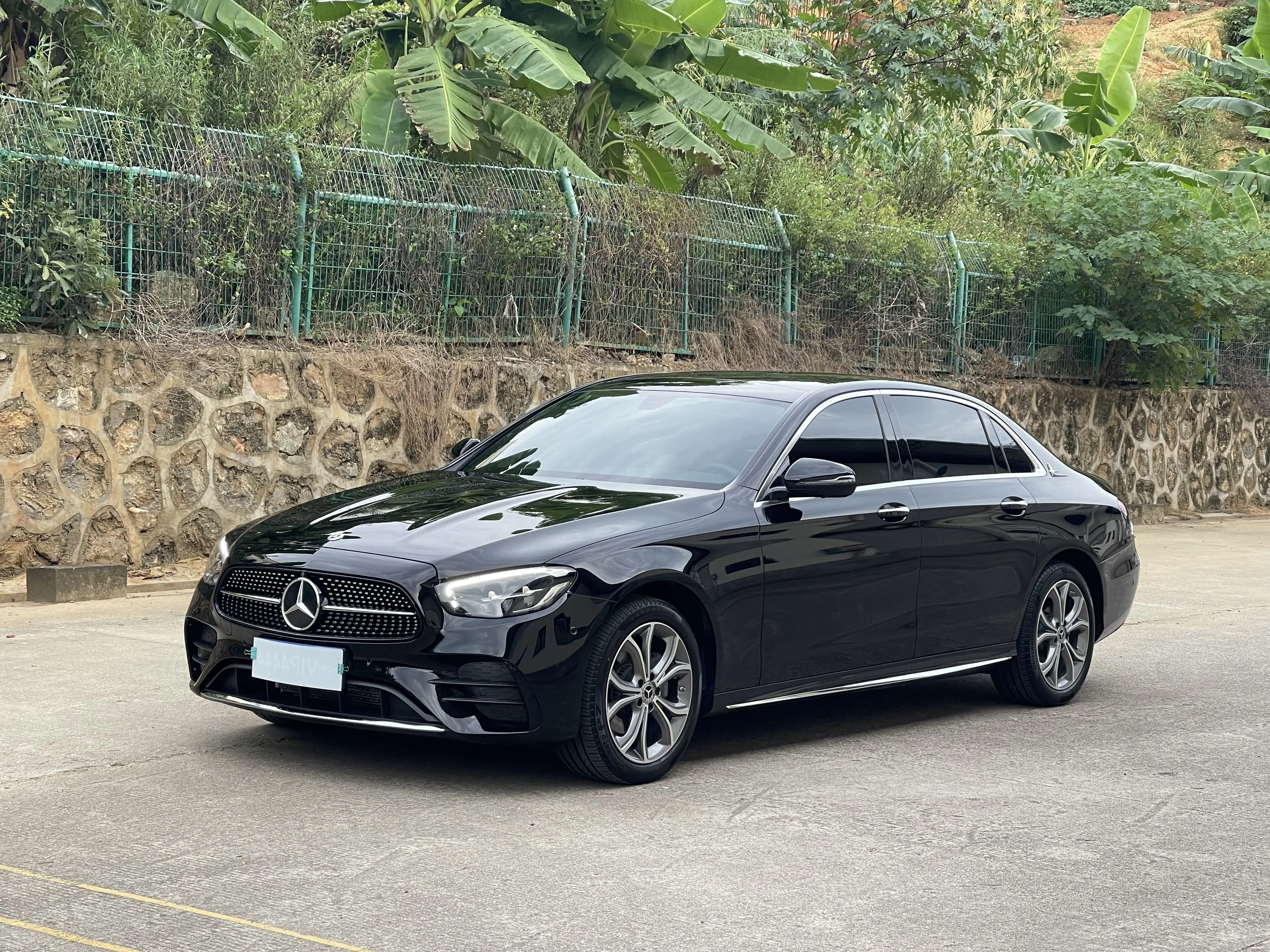 Mercedes-Benz E-Class  из Китая