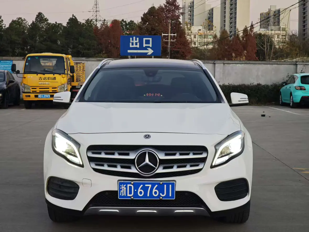 Mercedes-Benz GLA  из Китая