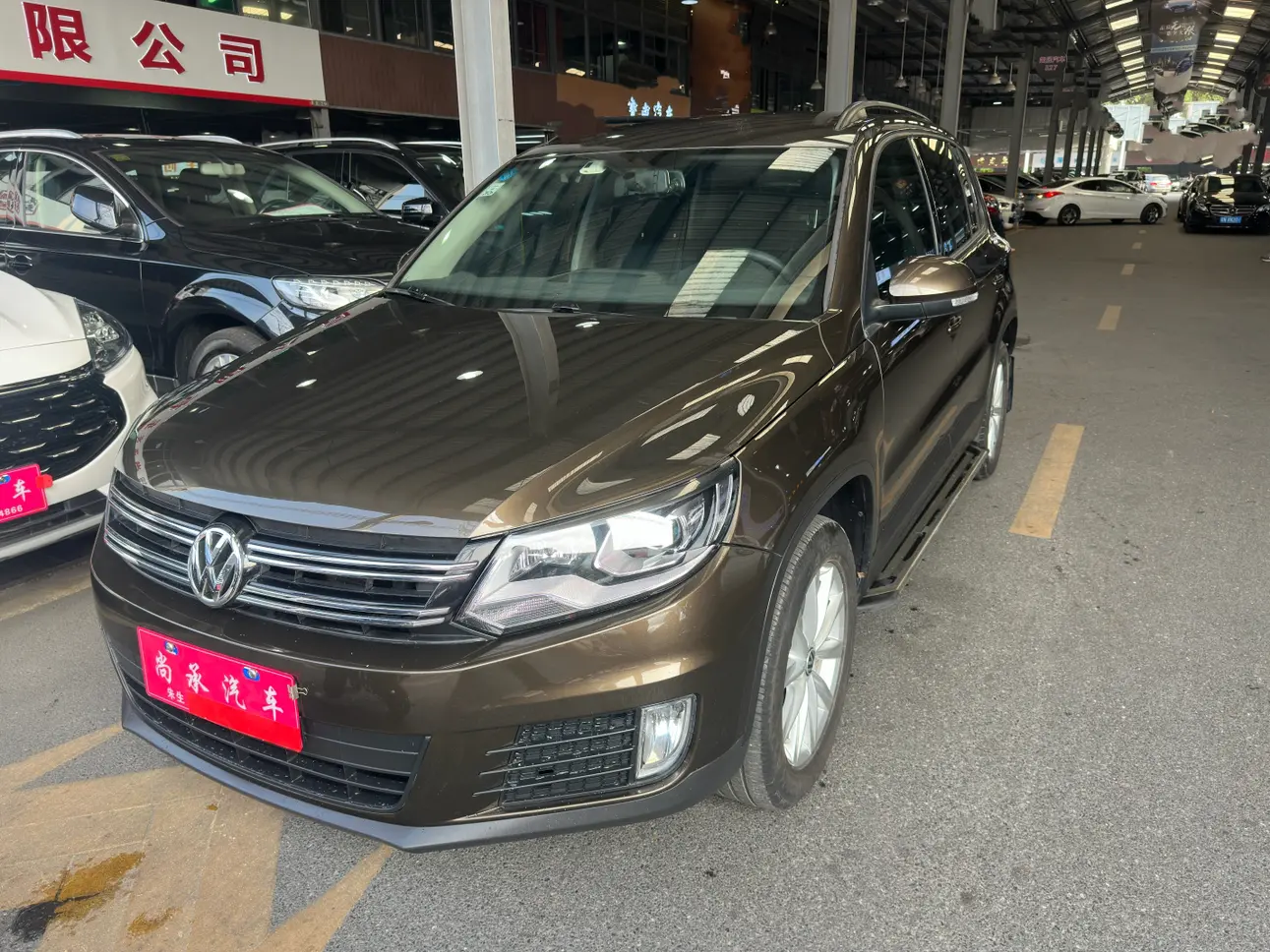 Volkswagen Tiguan (Tharu)