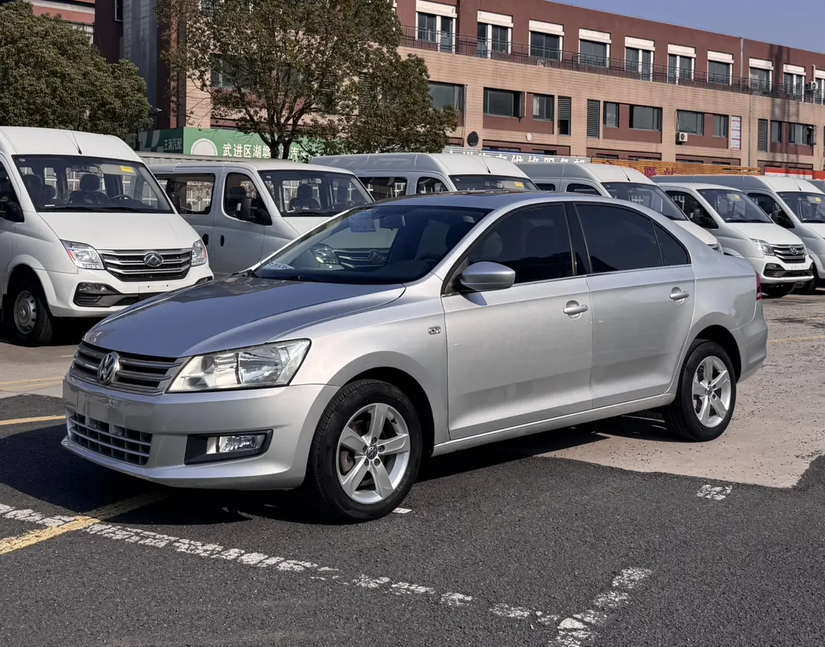 Volkswagen Santana  из Китая