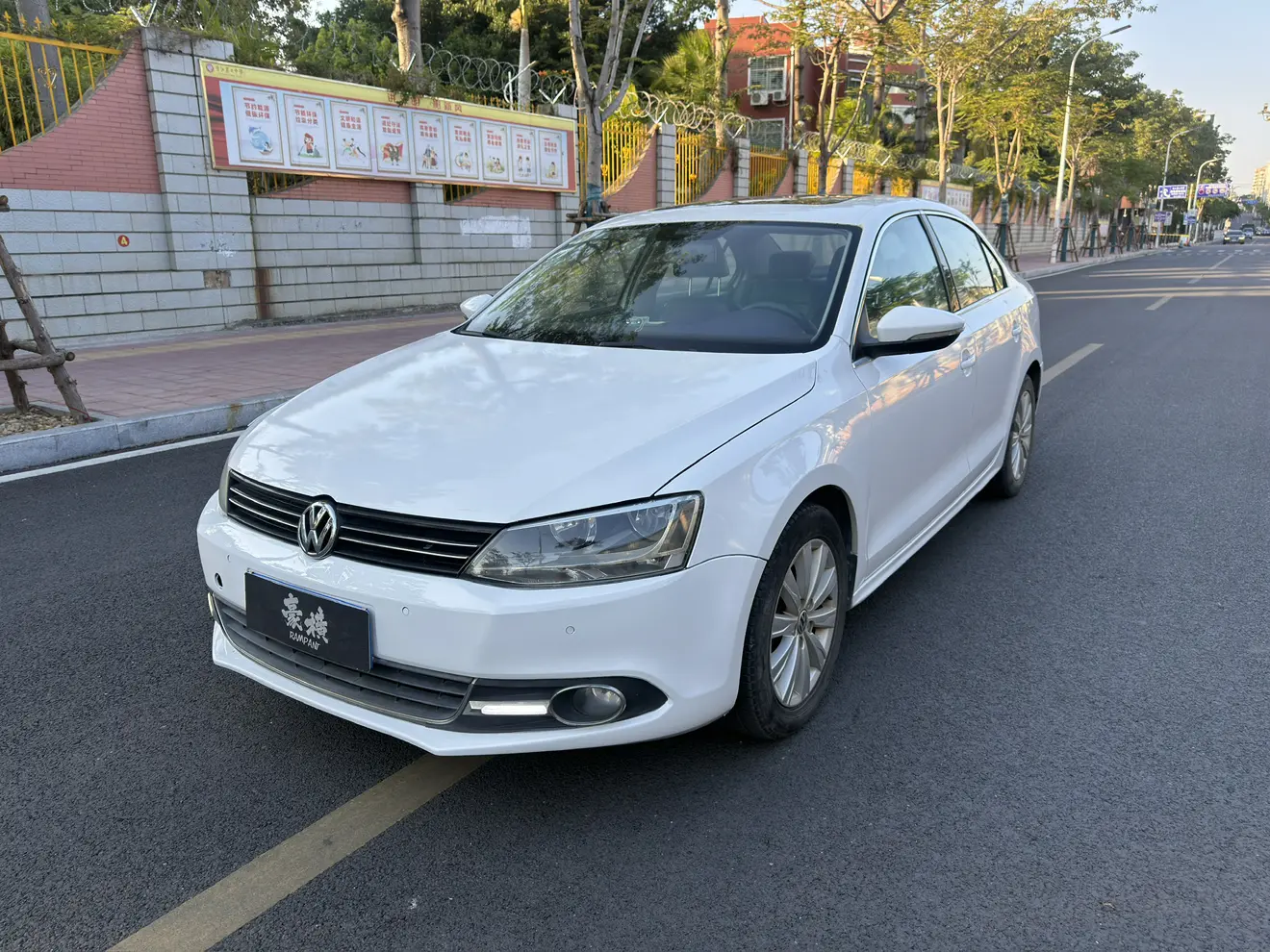 Volkswagen Sagitar  из Китая