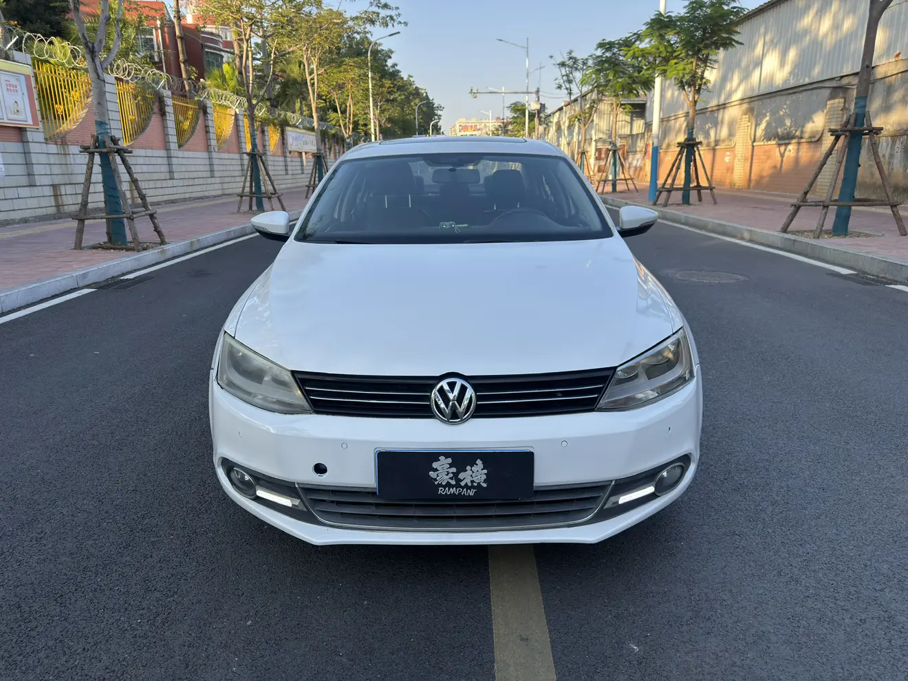 Volkswagen Sagitar  из Китая