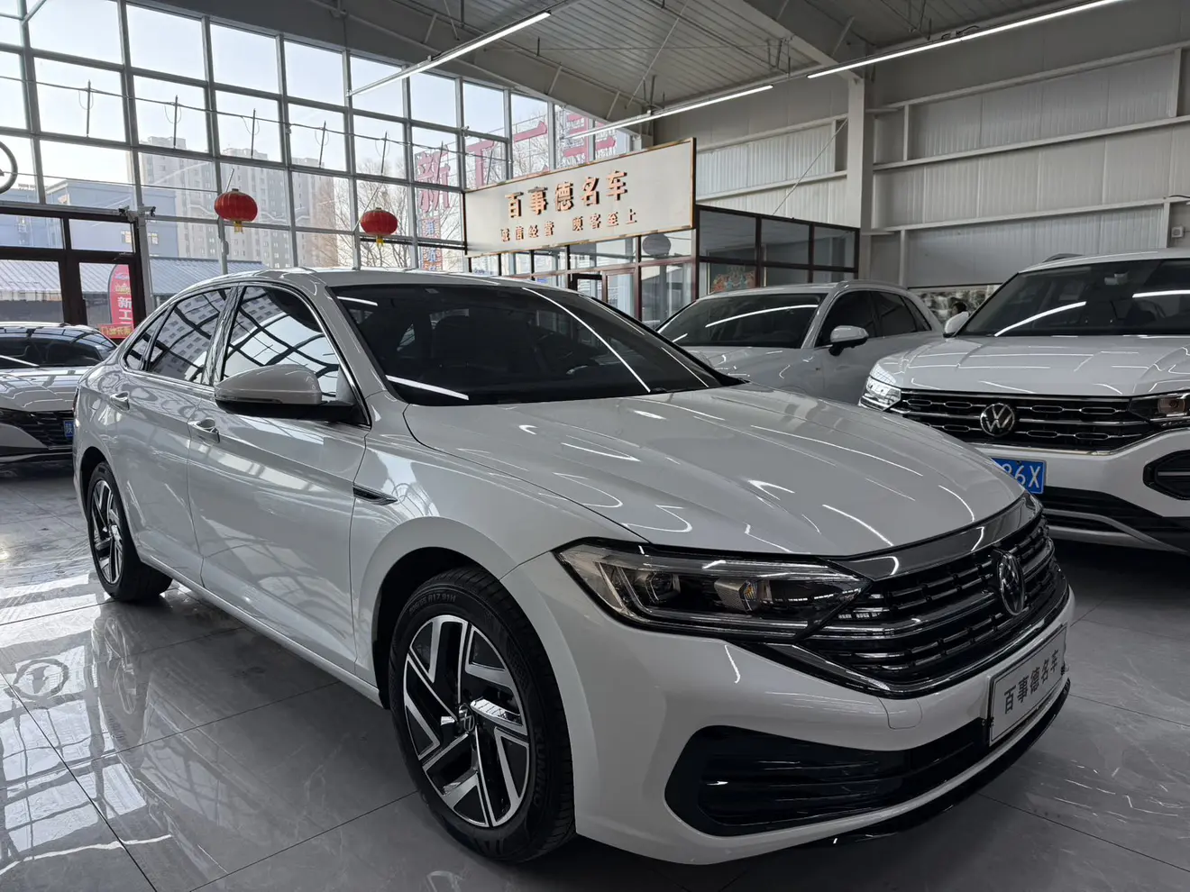 Volkswagen Sagitar  из Китая