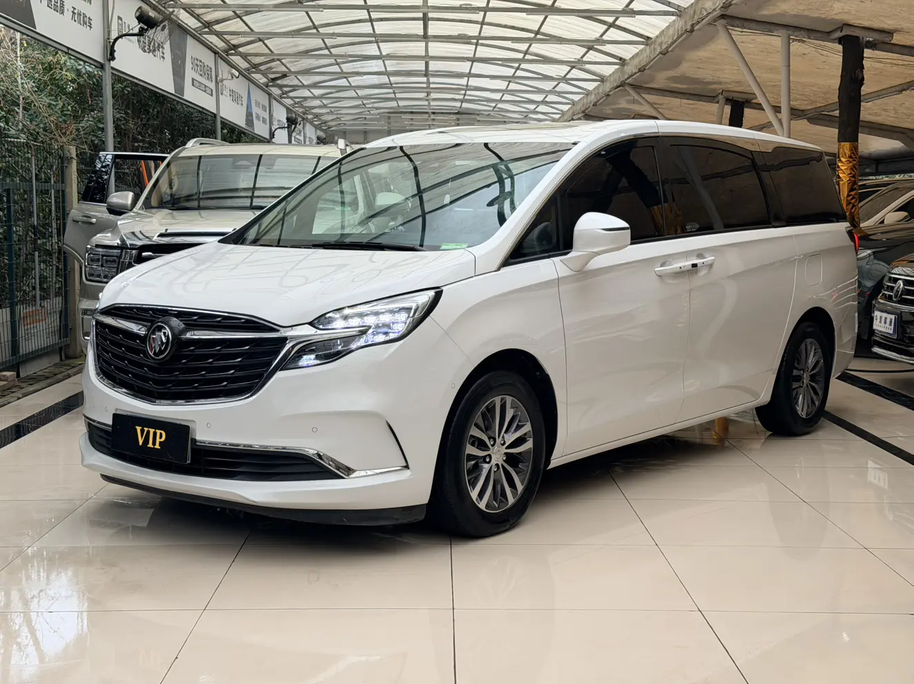 Buick GL8  из Китая