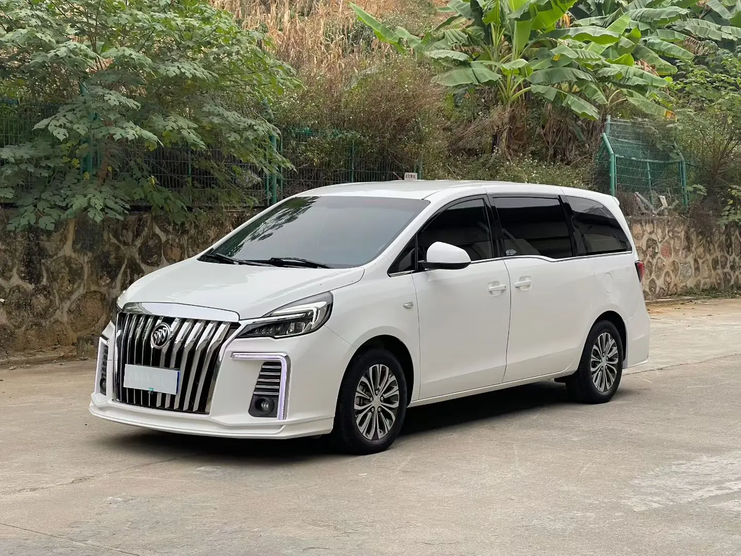 Buick GL8  из Китая