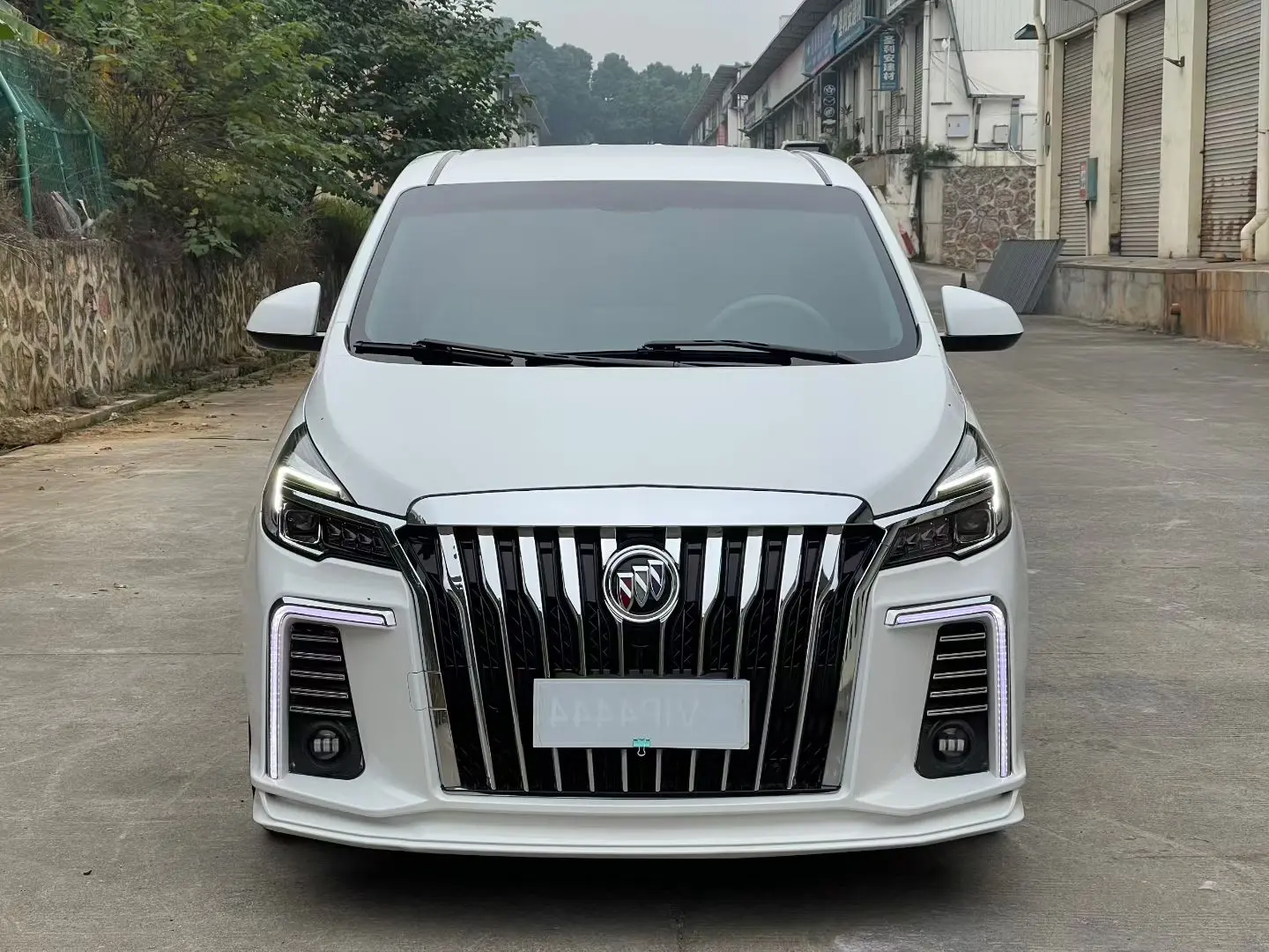 Buick GL8  из Китая