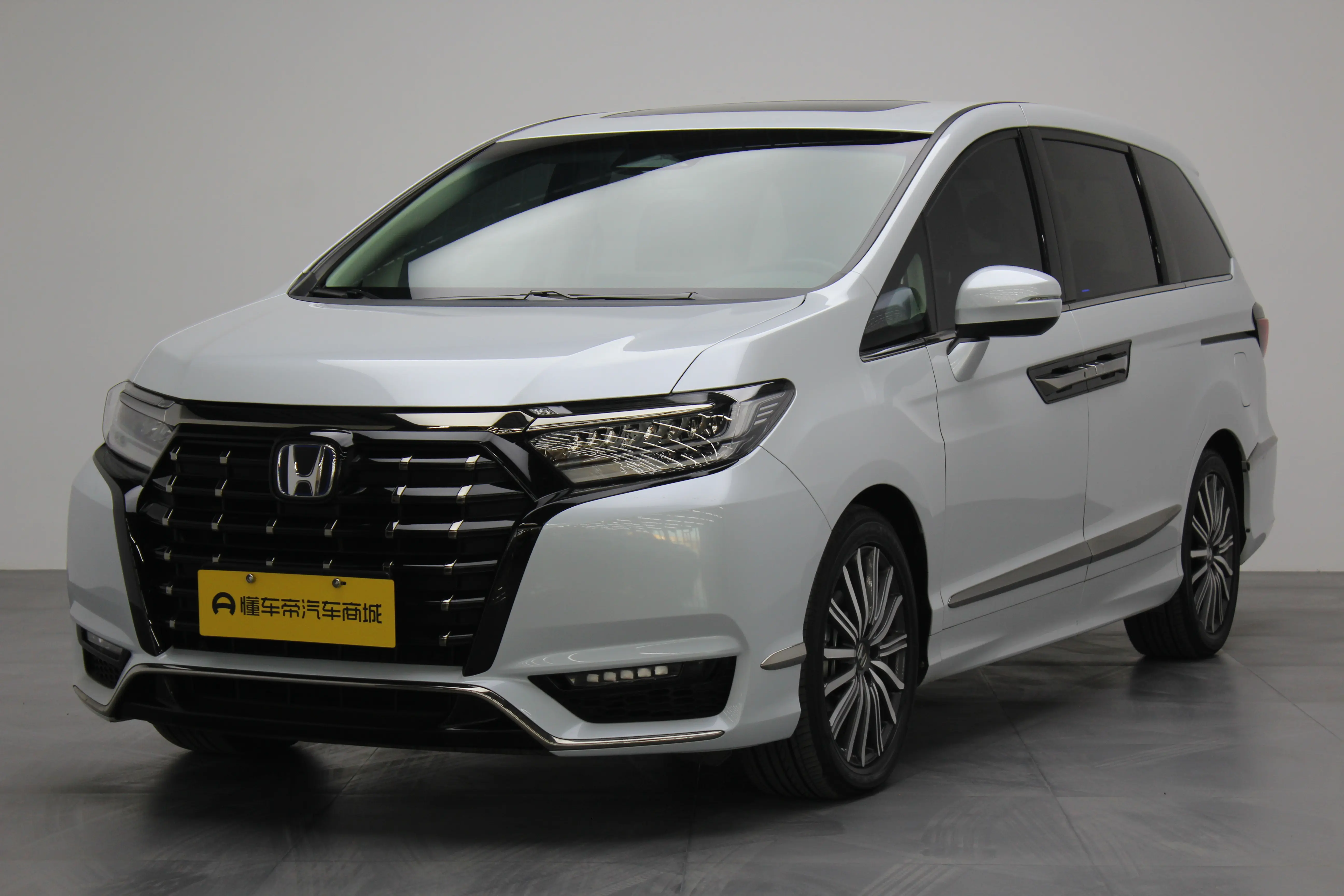 Honda Elysion (Alison)  из Китая