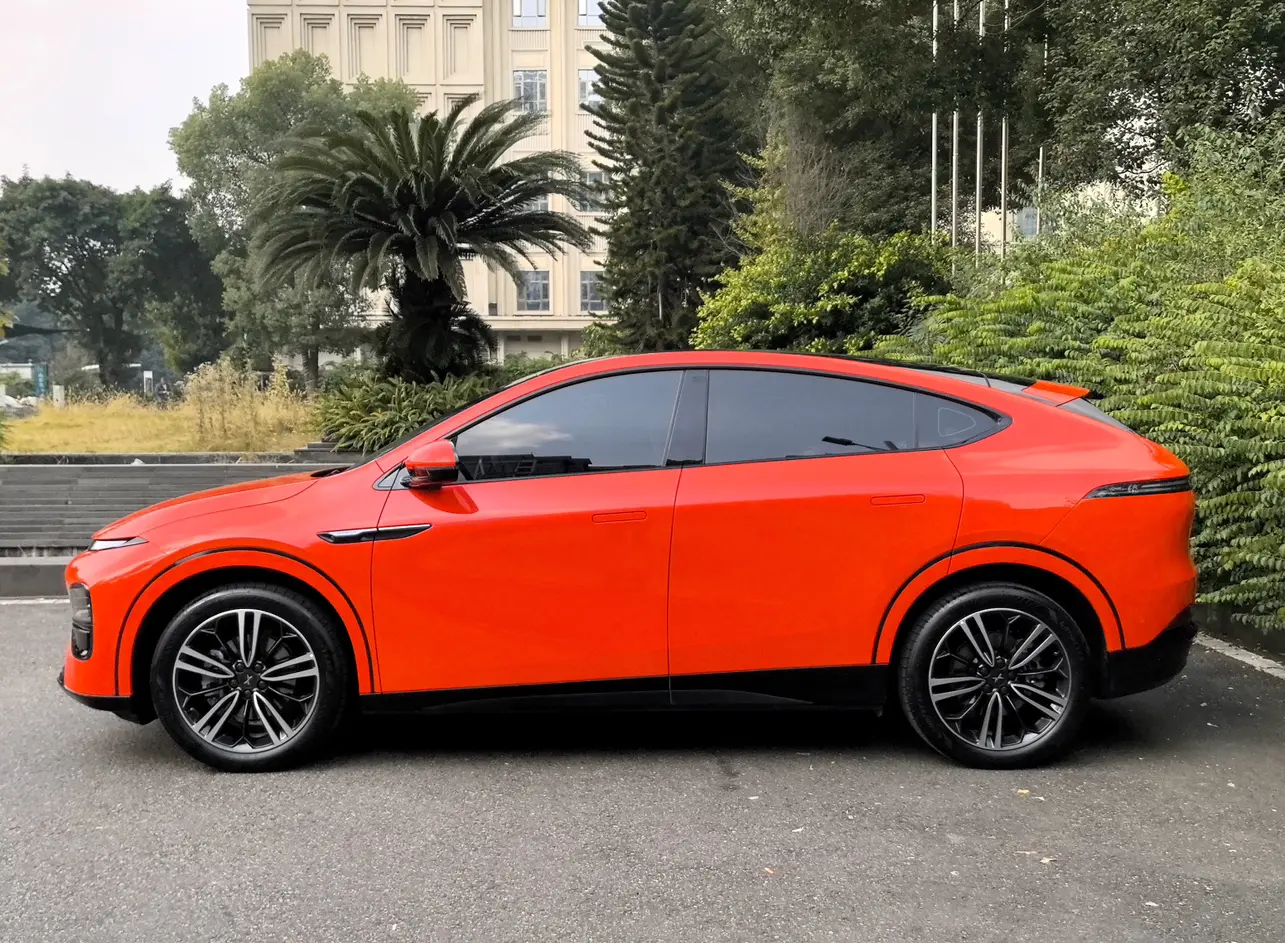 Xpeng G6  из Китая