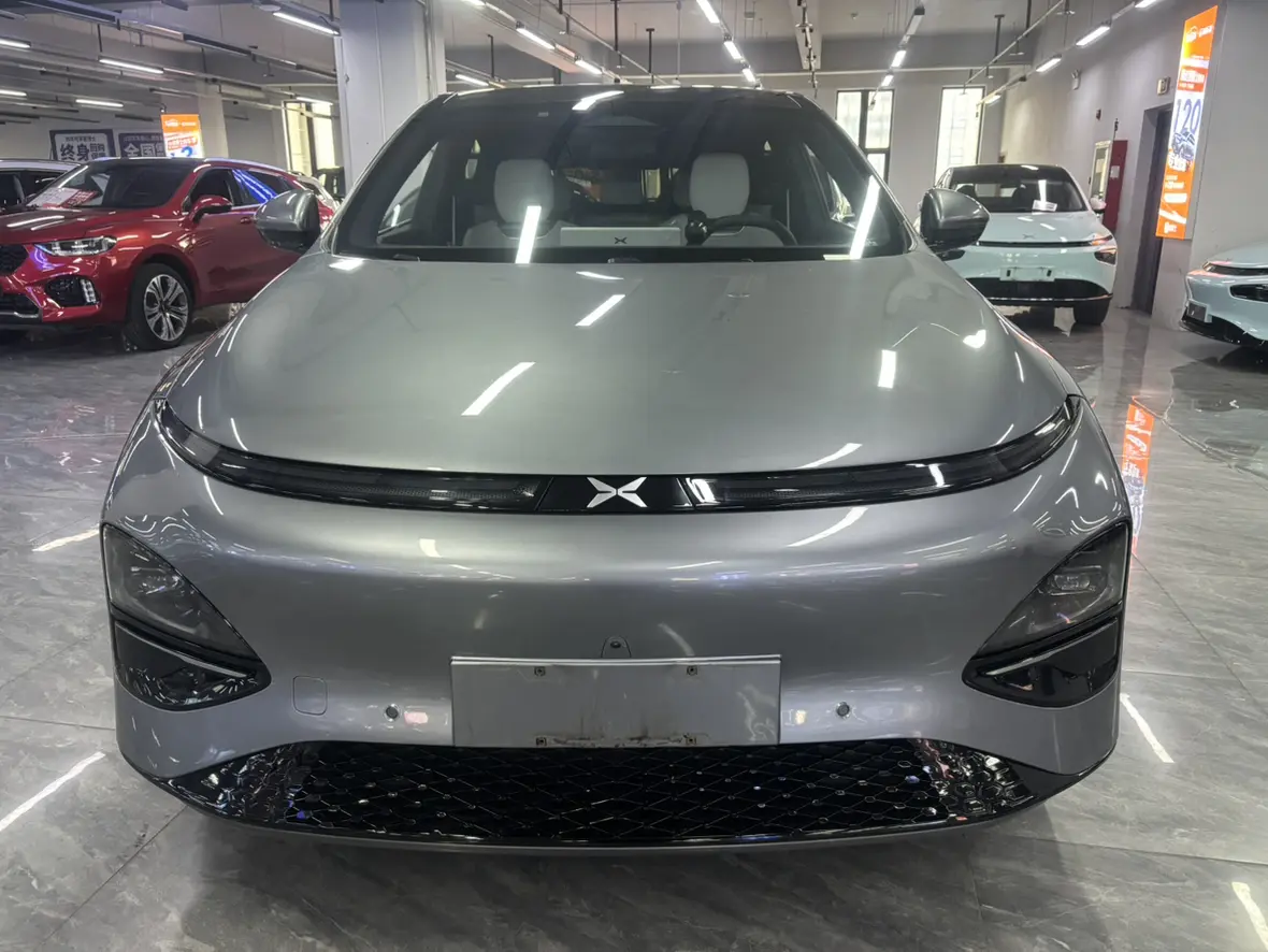 Xpeng G6  из Китая