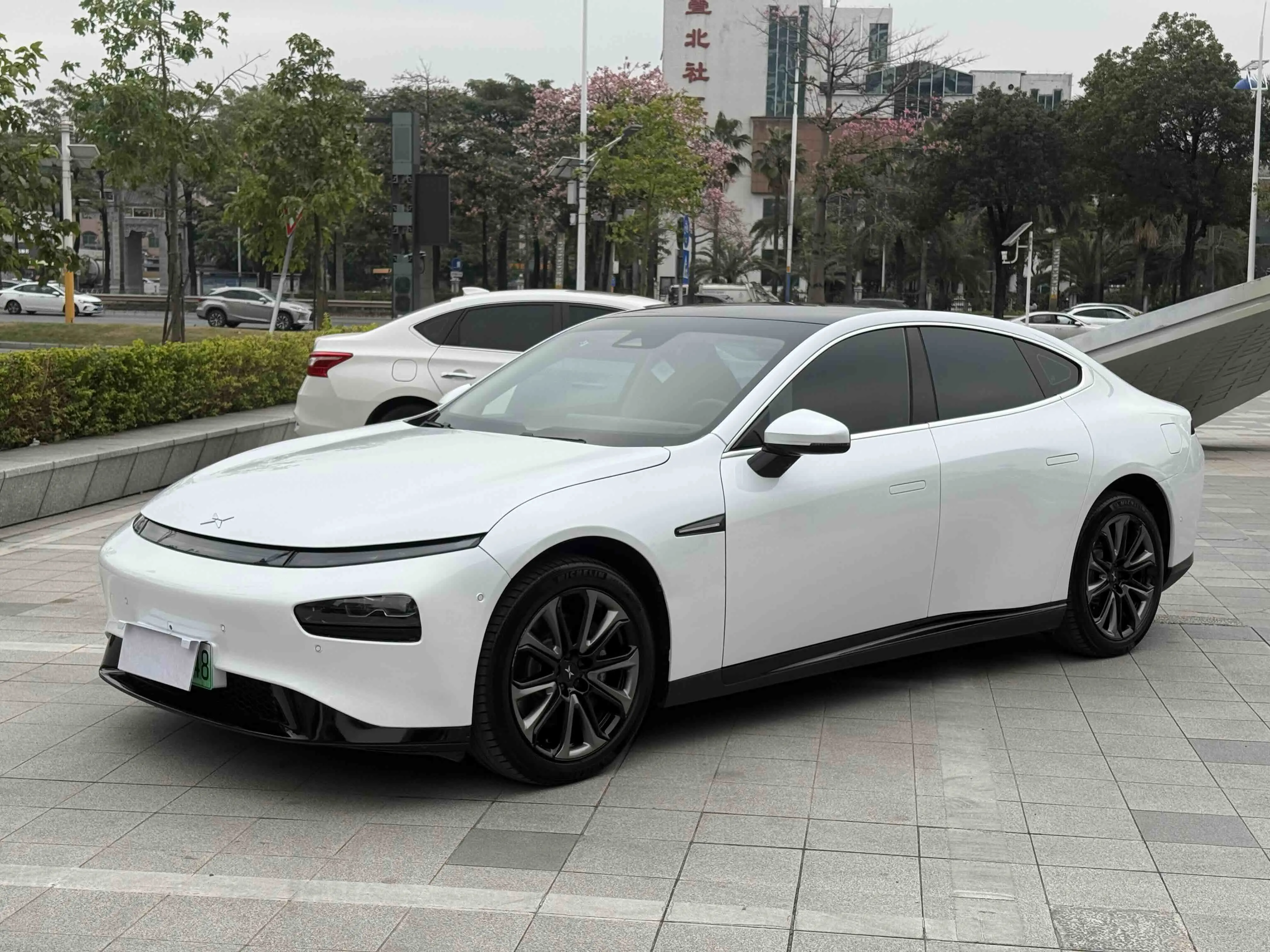 Xpeng P7  из Китая