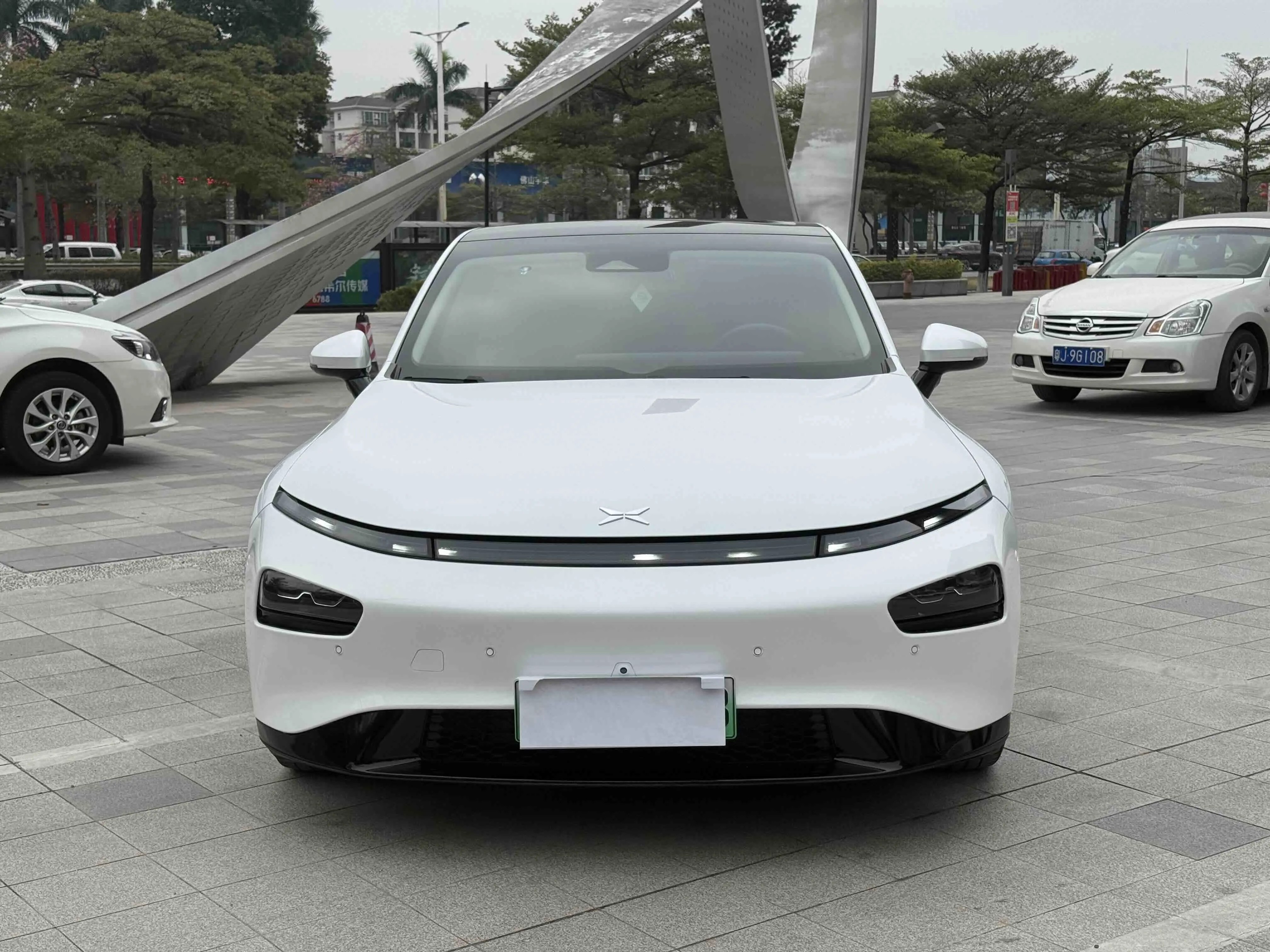 Xpeng P7  из Китая