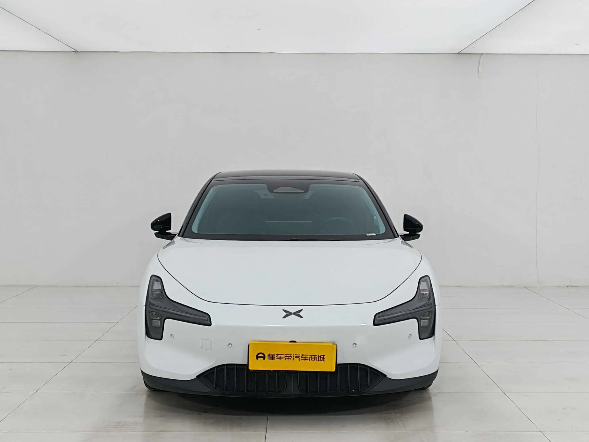 Xpeng Xiaopeng MONA M03  из Китая