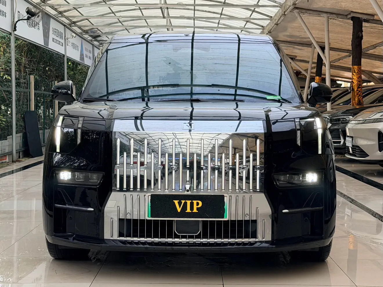 ZEEKR 009  из Китая