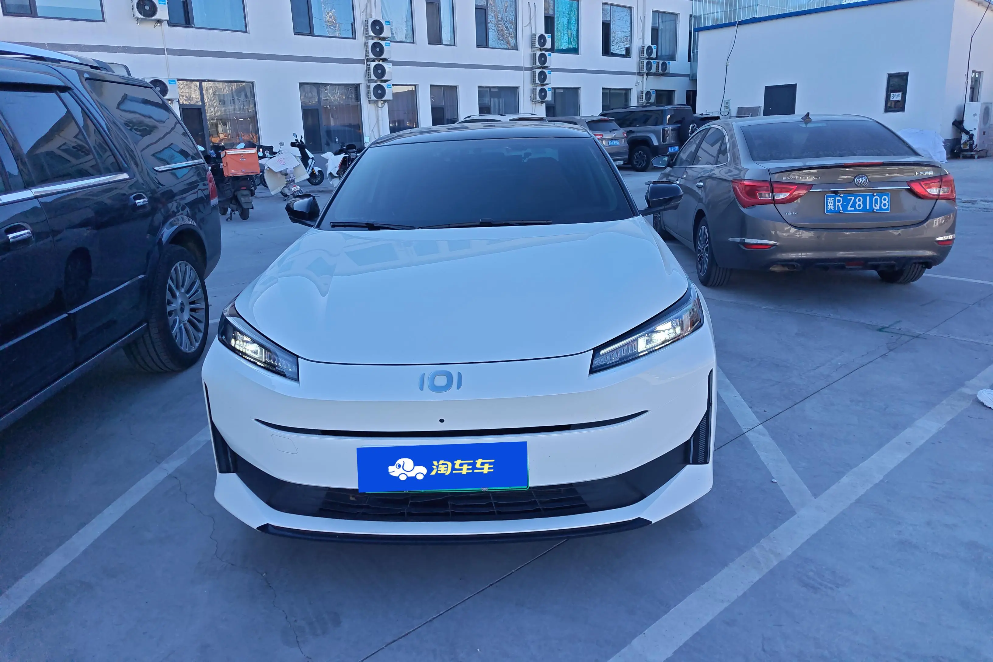 Changan Qiyuan A05  из Китая