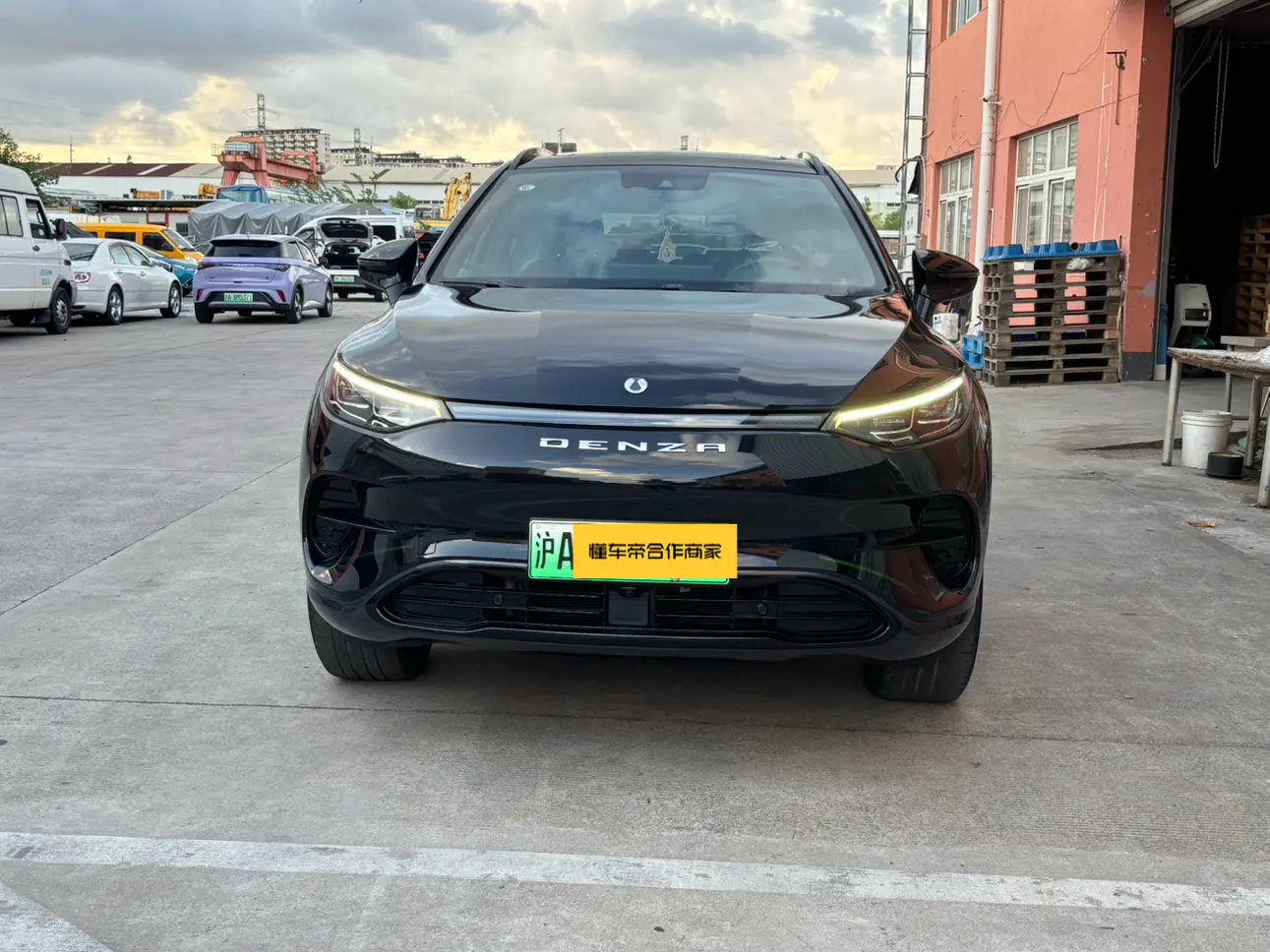 Denza DENZA X BEV  из Китая
