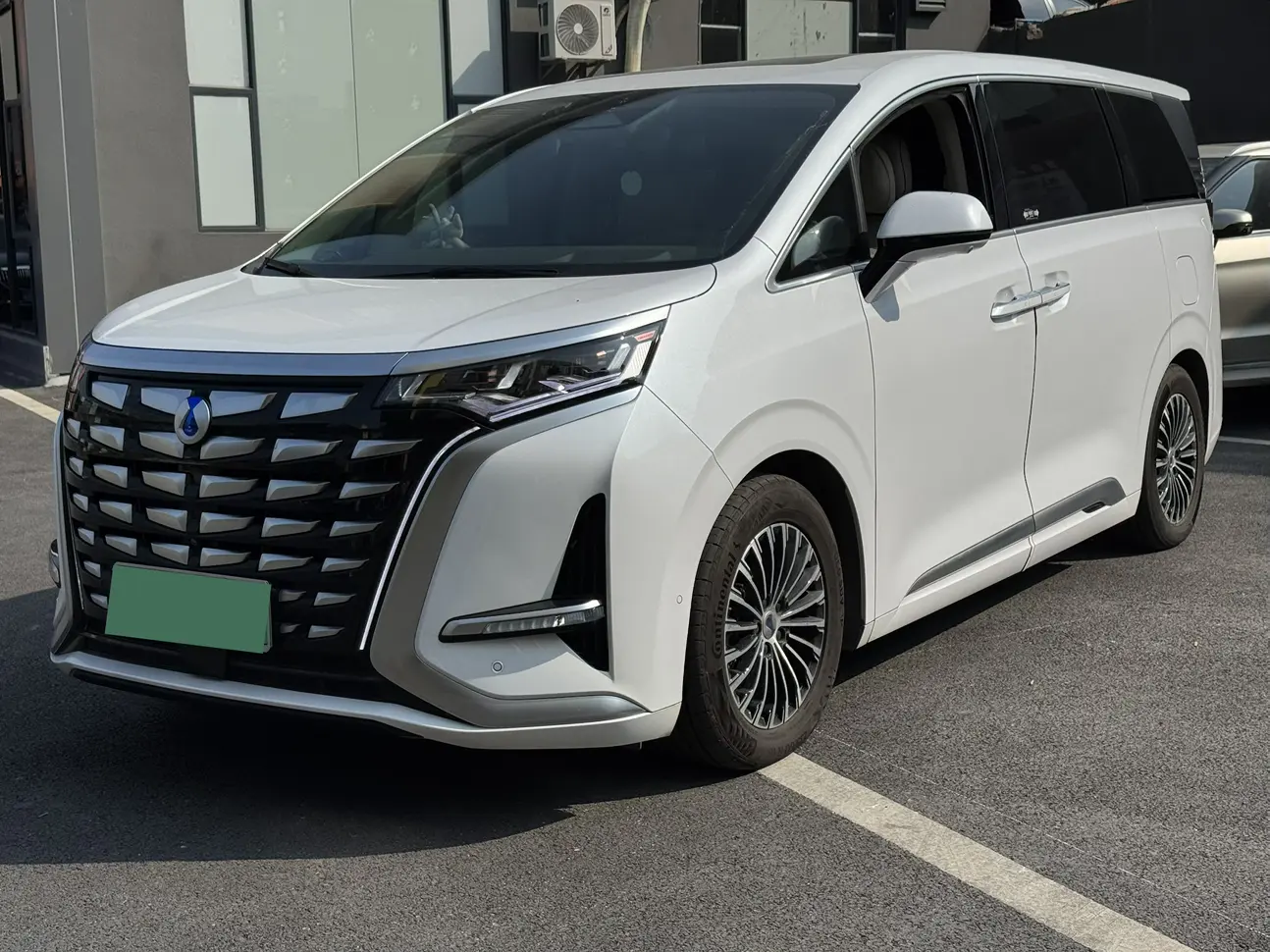 Denza D9 DM  из Китая