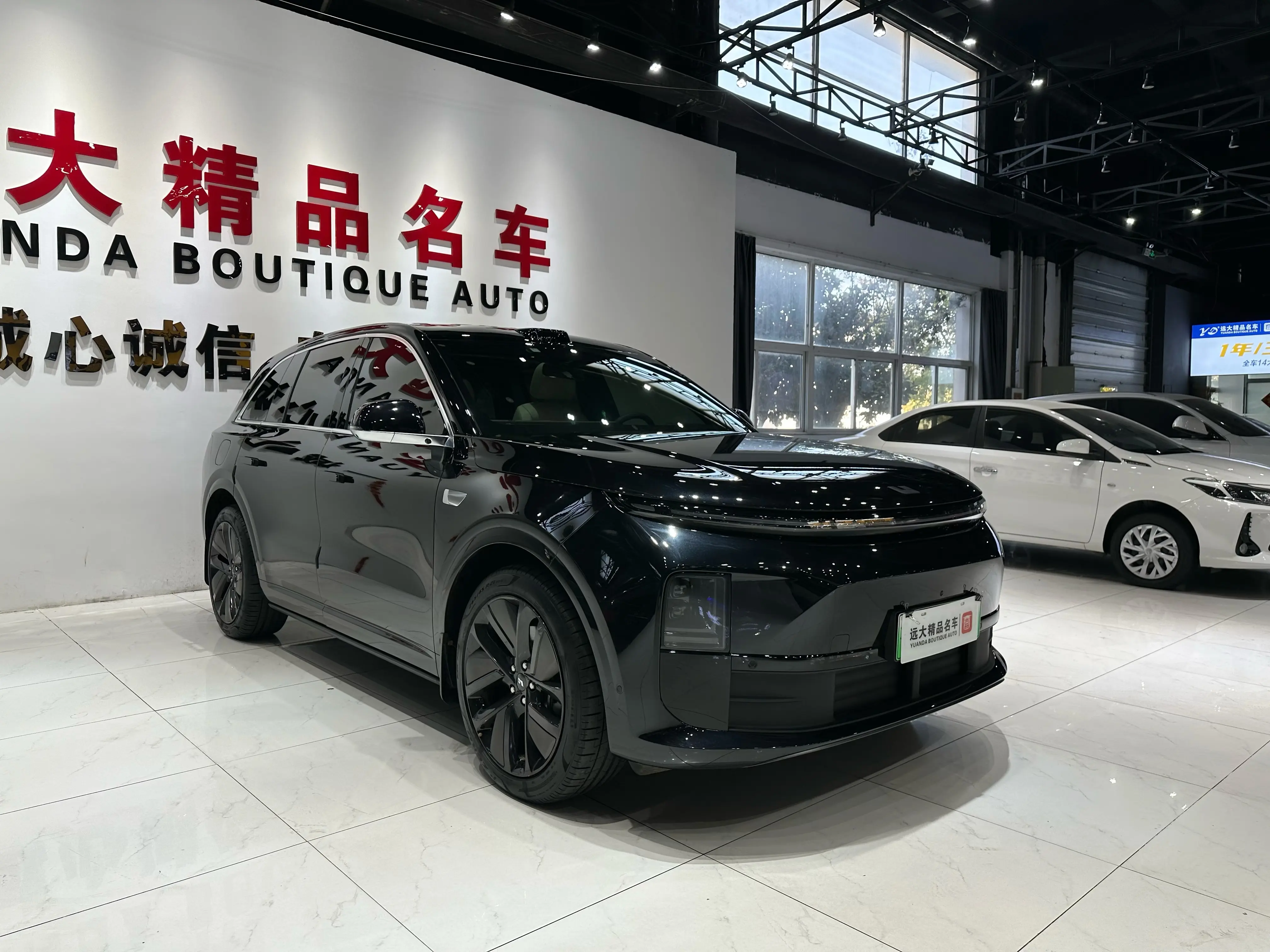 Li L6 (Ideal L6)  из Китая